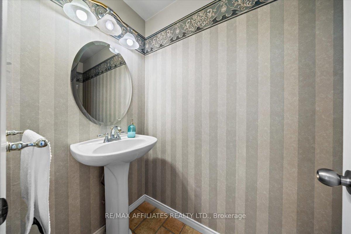 Photo 4 of 1150 Grenoble Crescent, Ottawa, Orleans Wood — HOMEH