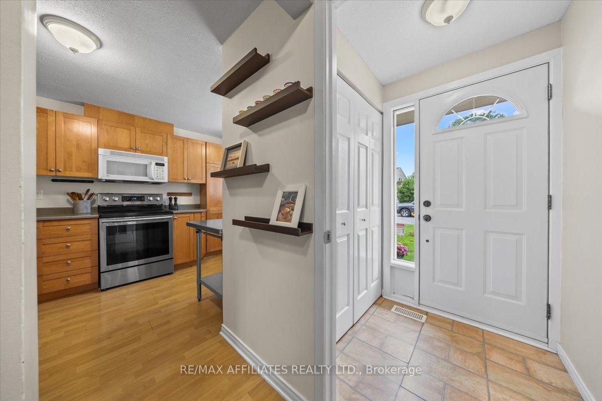 Photo 5 of 1150 Grenoble Crescent, Ottawa, Orleans Wood — HOMEH