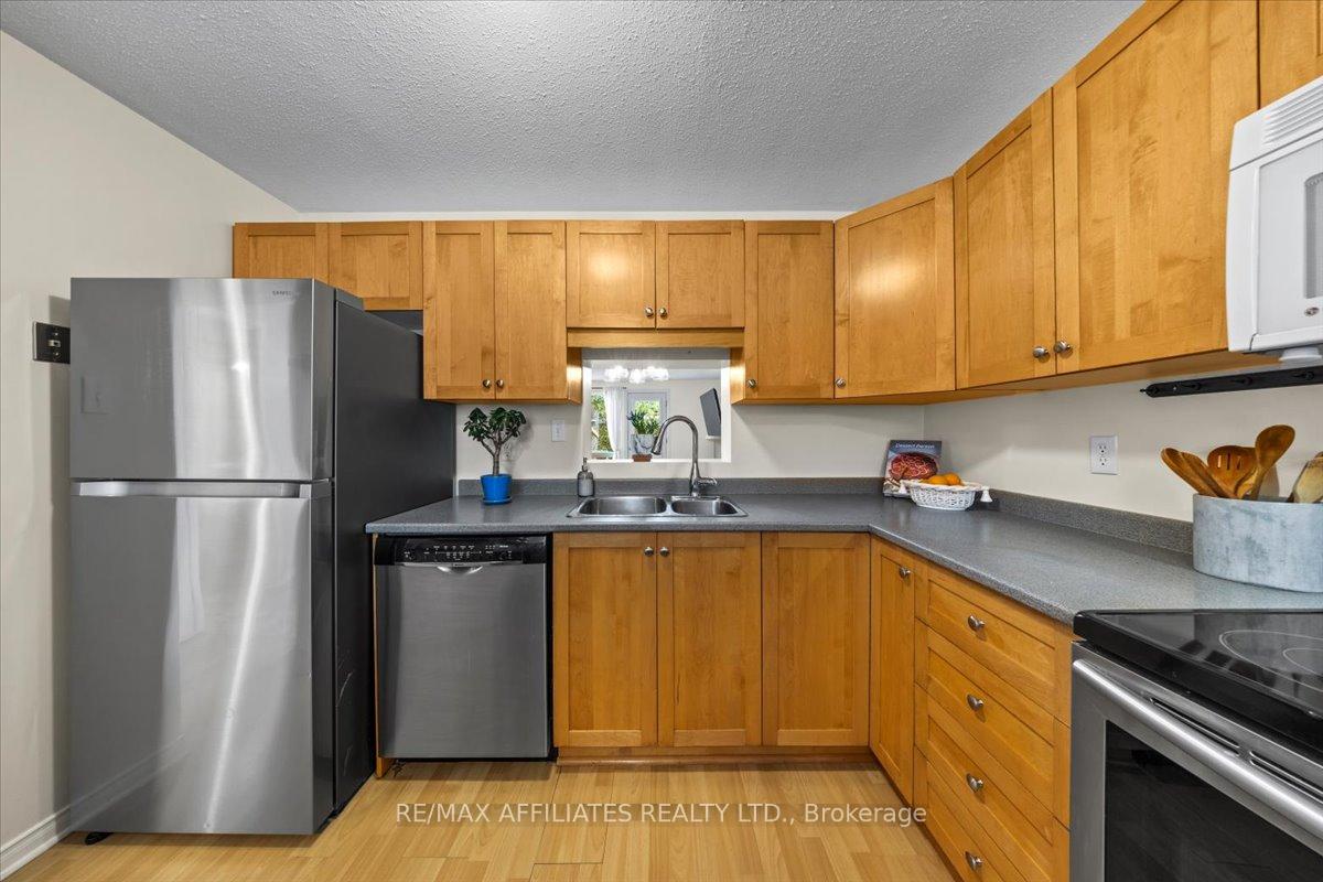 Photo 8 of 1150 Grenoble Crescent, Ottawa, Orleans Wood — HOMEH