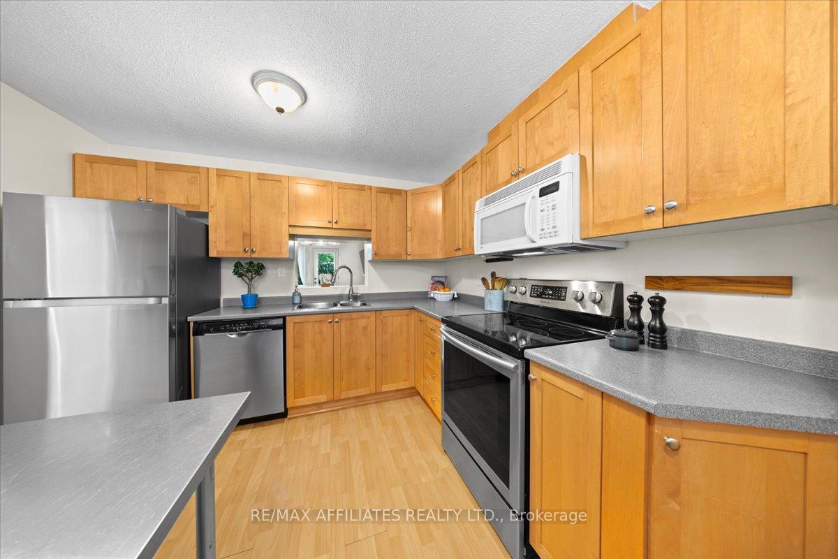 Photo 9 of 1150 Grenoble Crescent, Ottawa, Orleans Wood — HOMEH