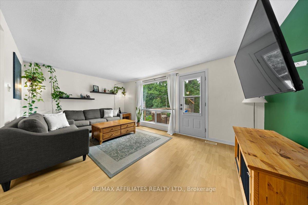 Photo 15 of 1150 Grenoble Crescent, Ottawa, Orleans Wood — HOMEH