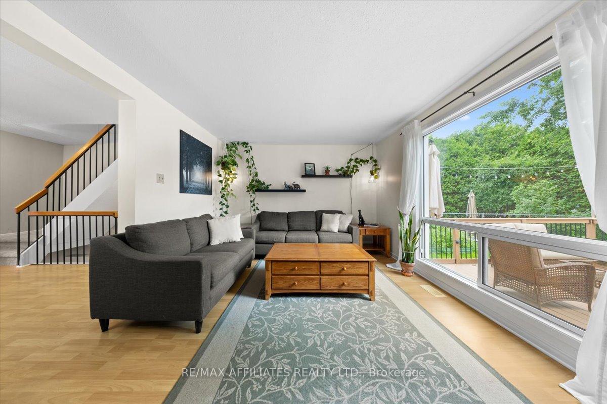 Photo 17 of 1150 Grenoble Crescent, Ottawa, Orleans Wood — HOMEH