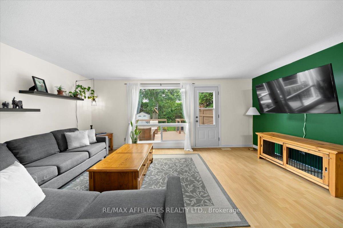 Photo 18 of 1150 Grenoble Crescent, Ottawa, Orleans Wood — HOMEH