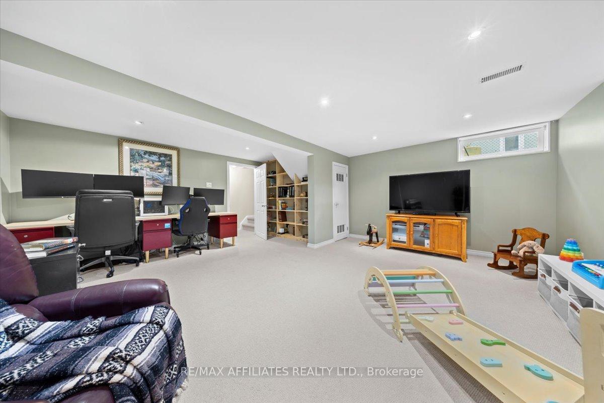 Photo 31 of 1150 Grenoble Crescent, Ottawa, Orleans Wood — HOMEH
