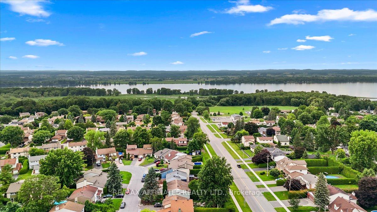 Photo 42 of 1150 Grenoble Crescent, Ottawa, Orleans Wood — HOMEH