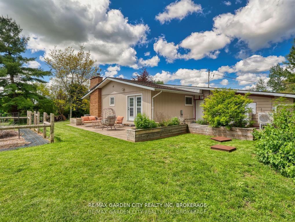 Photo 8 of 1519 Effingham Street, Pelham, Fonthill — HOMEH