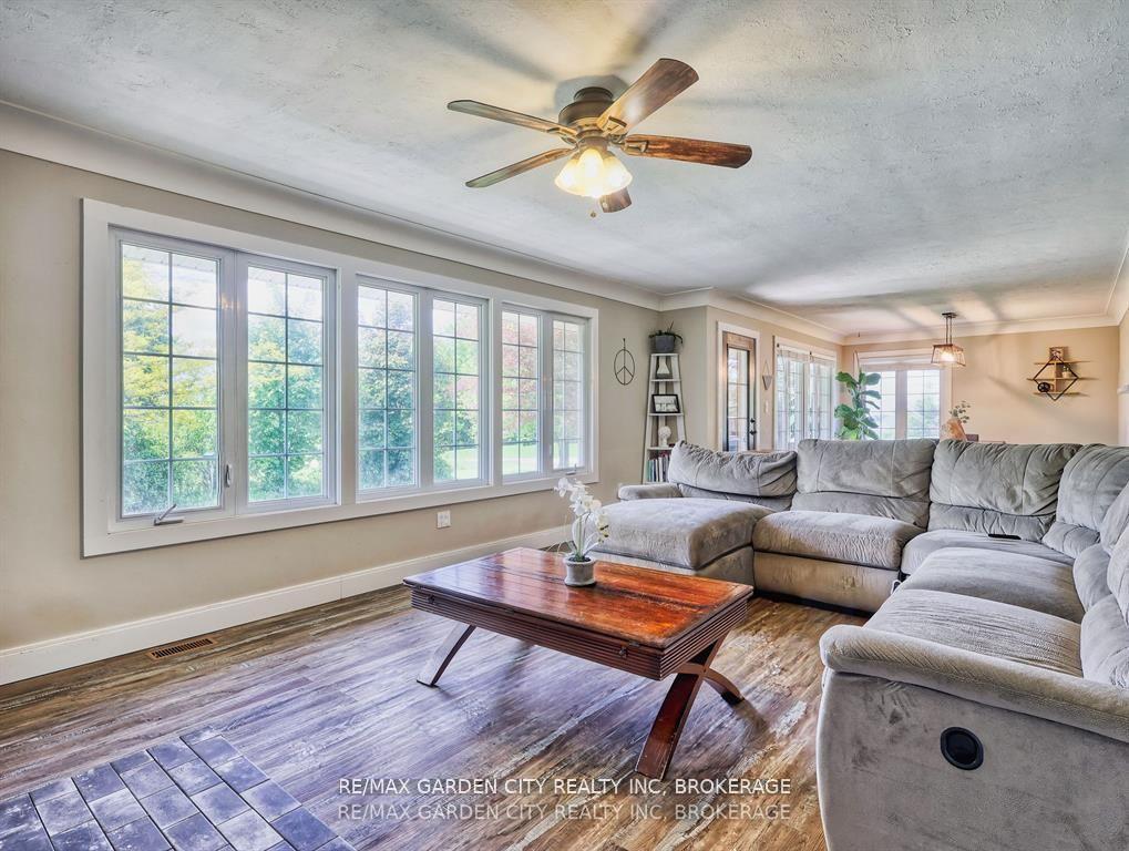 Photo 11 of 1519 Effingham Street, Pelham, Fonthill — HOMEH