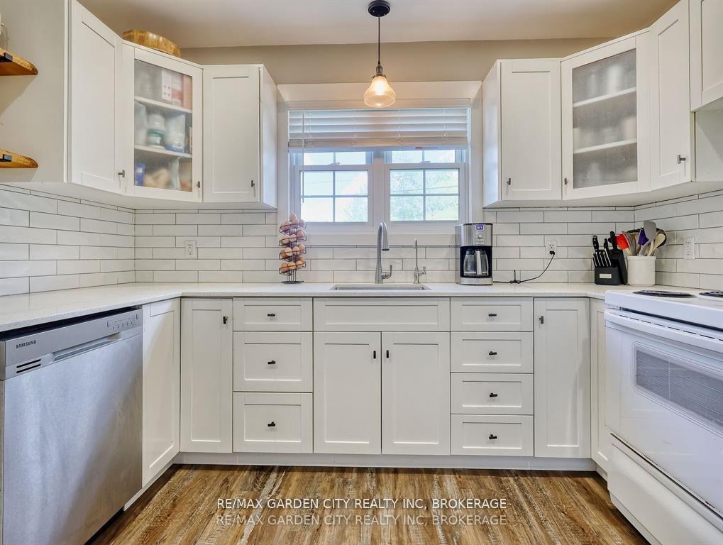 Photo 15 of 1519 Effingham Street, Pelham, Fonthill — HOMEH