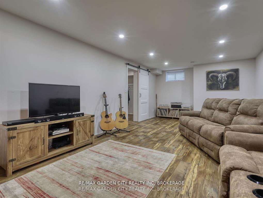 Photo 26 of 1519 Effingham Street, Pelham, Fonthill — HOMEH