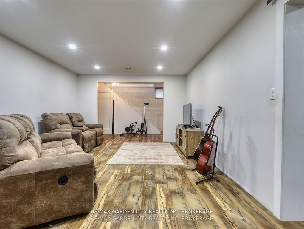 Photo 27 of 1519 Effingham Street, Pelham, Fonthill — HOMEH
