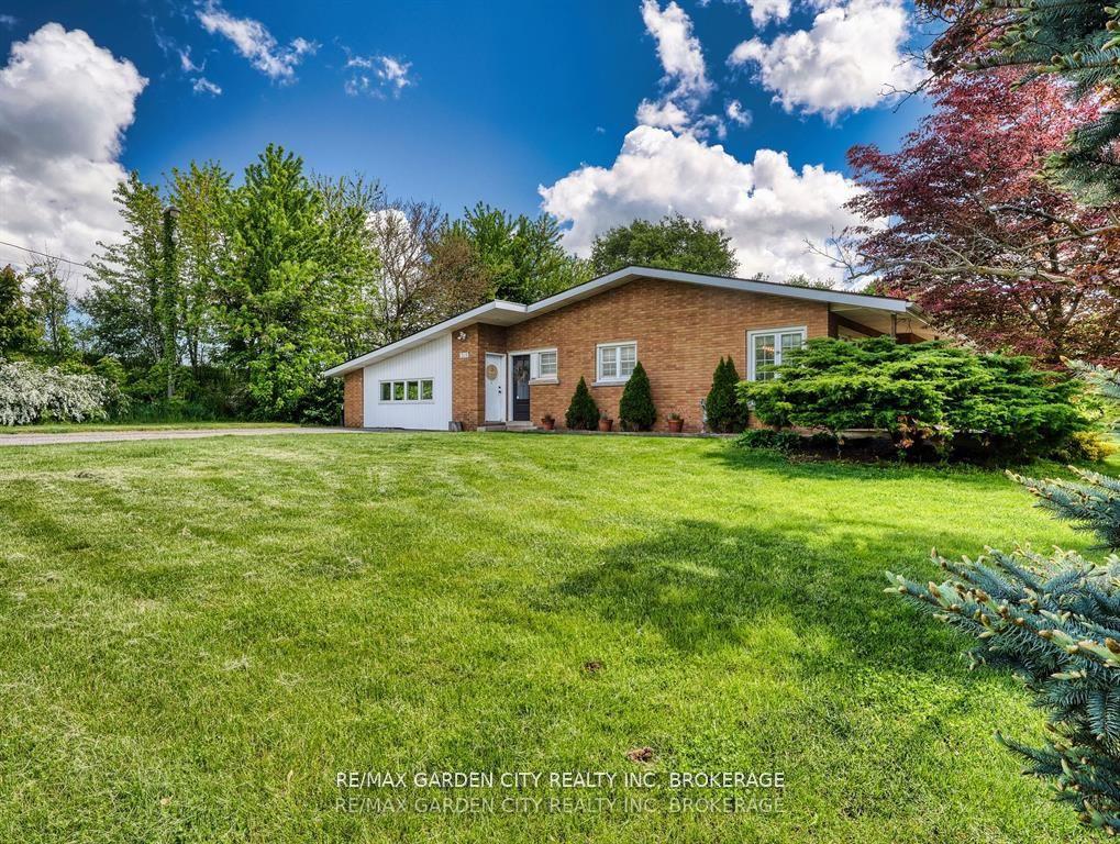 Photo 32 of 1519 Effingham Street, Pelham, Fonthill — HOMEH