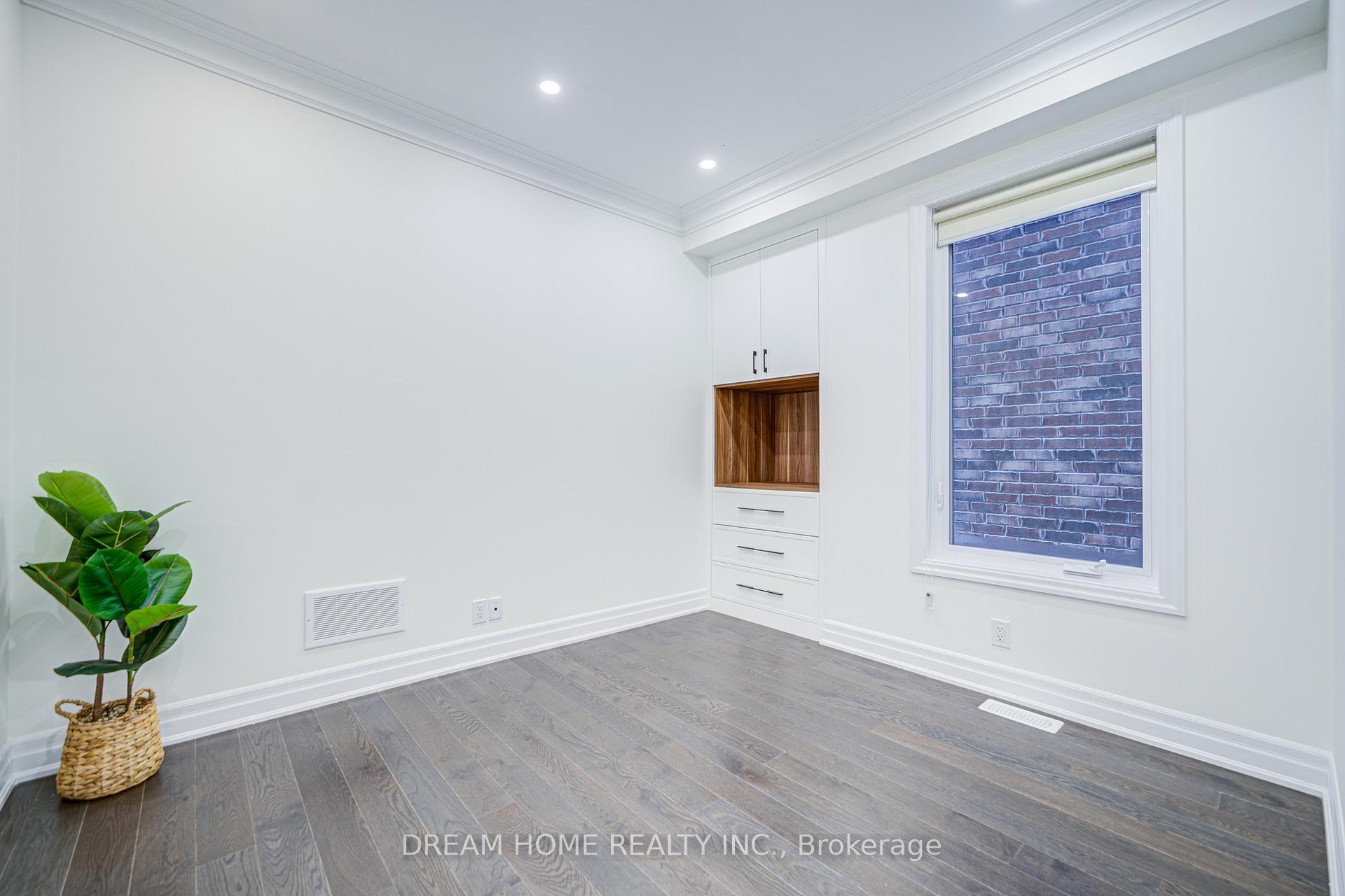 Photo 11 of 214 Yorkton Boulevard, Markham, Angus Glen — HOMEH