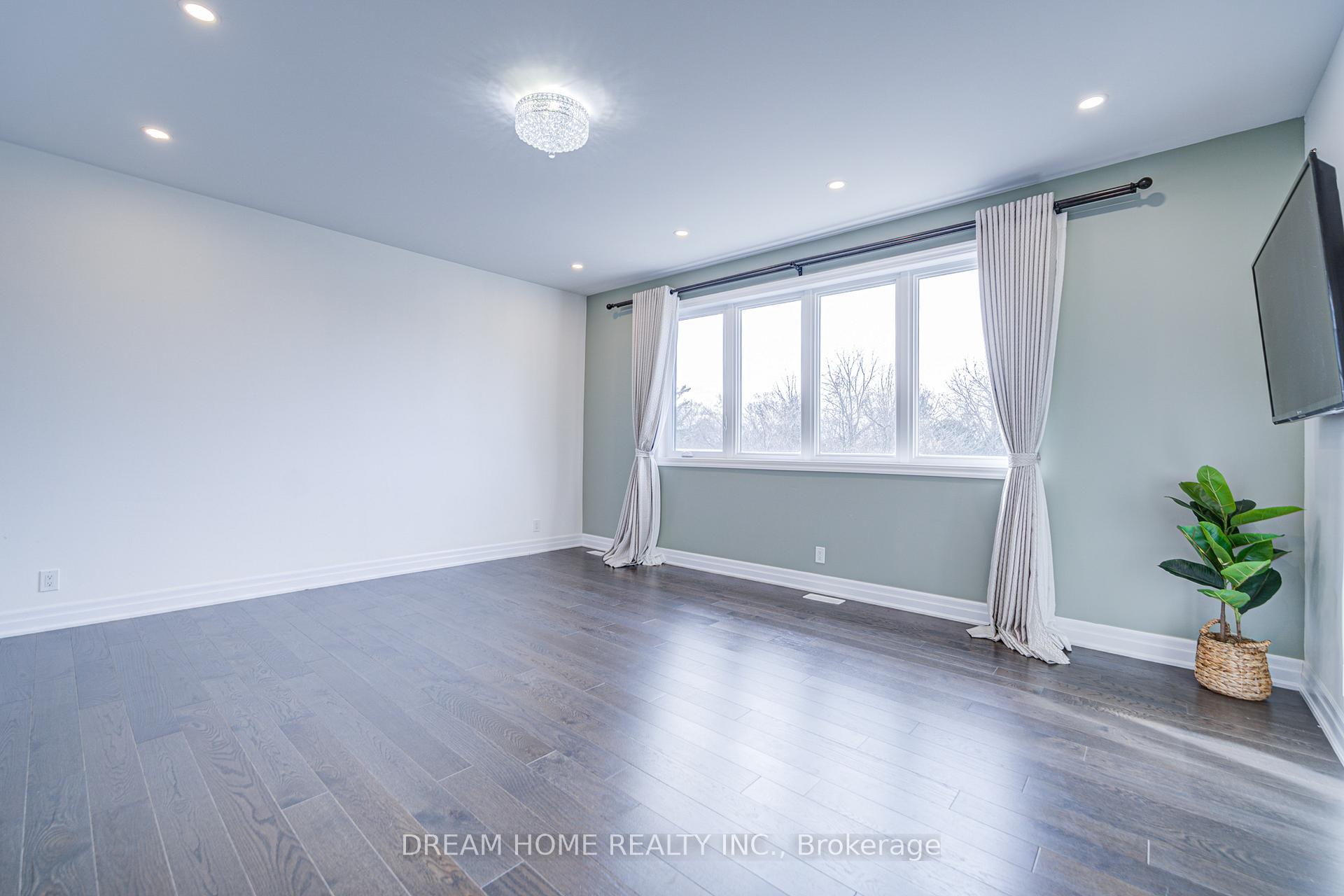 Photo 22 of 214 Yorkton Boulevard, Markham, Angus Glen — HOMEH
