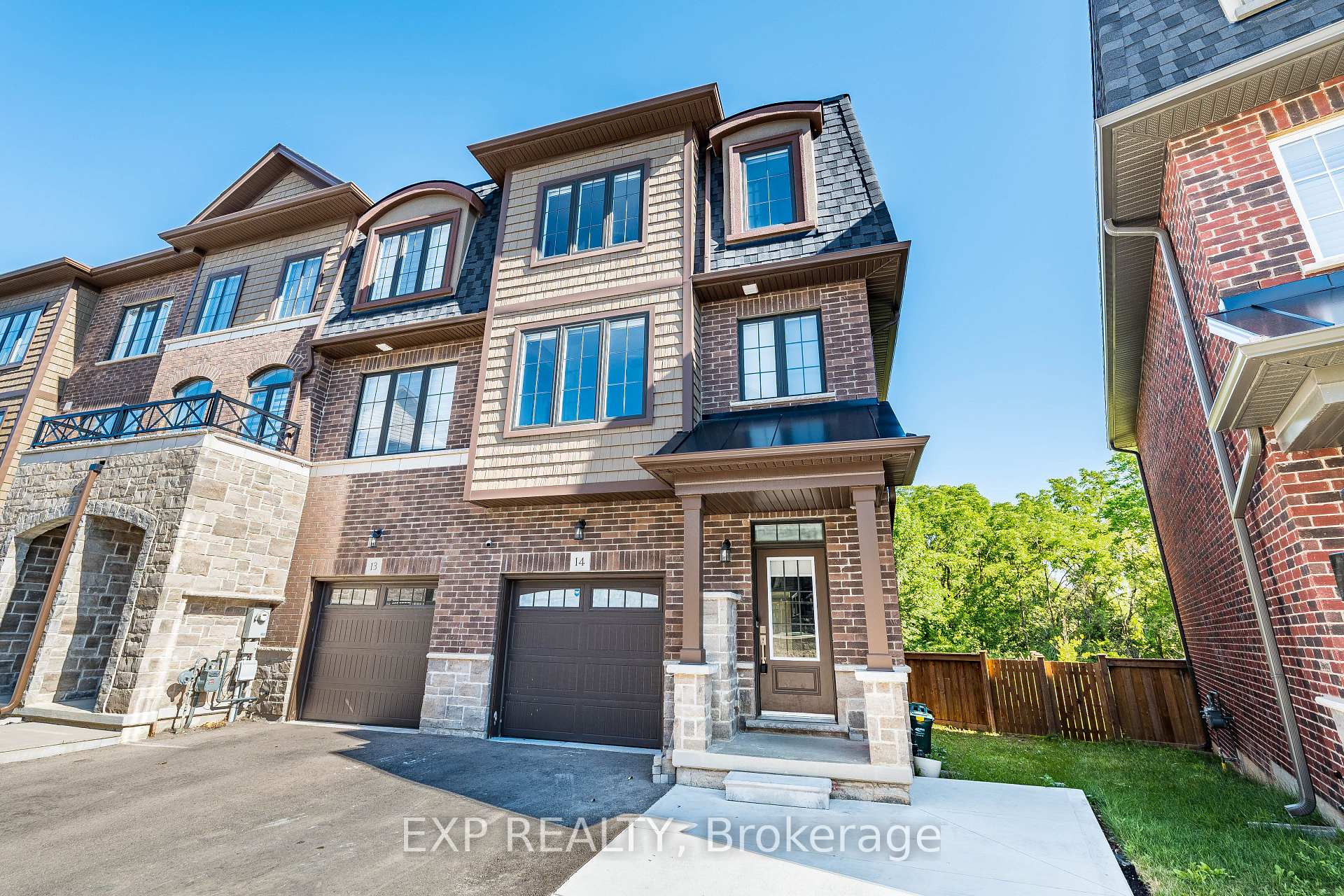 Front of Unit 14, 445 Ontario Street S