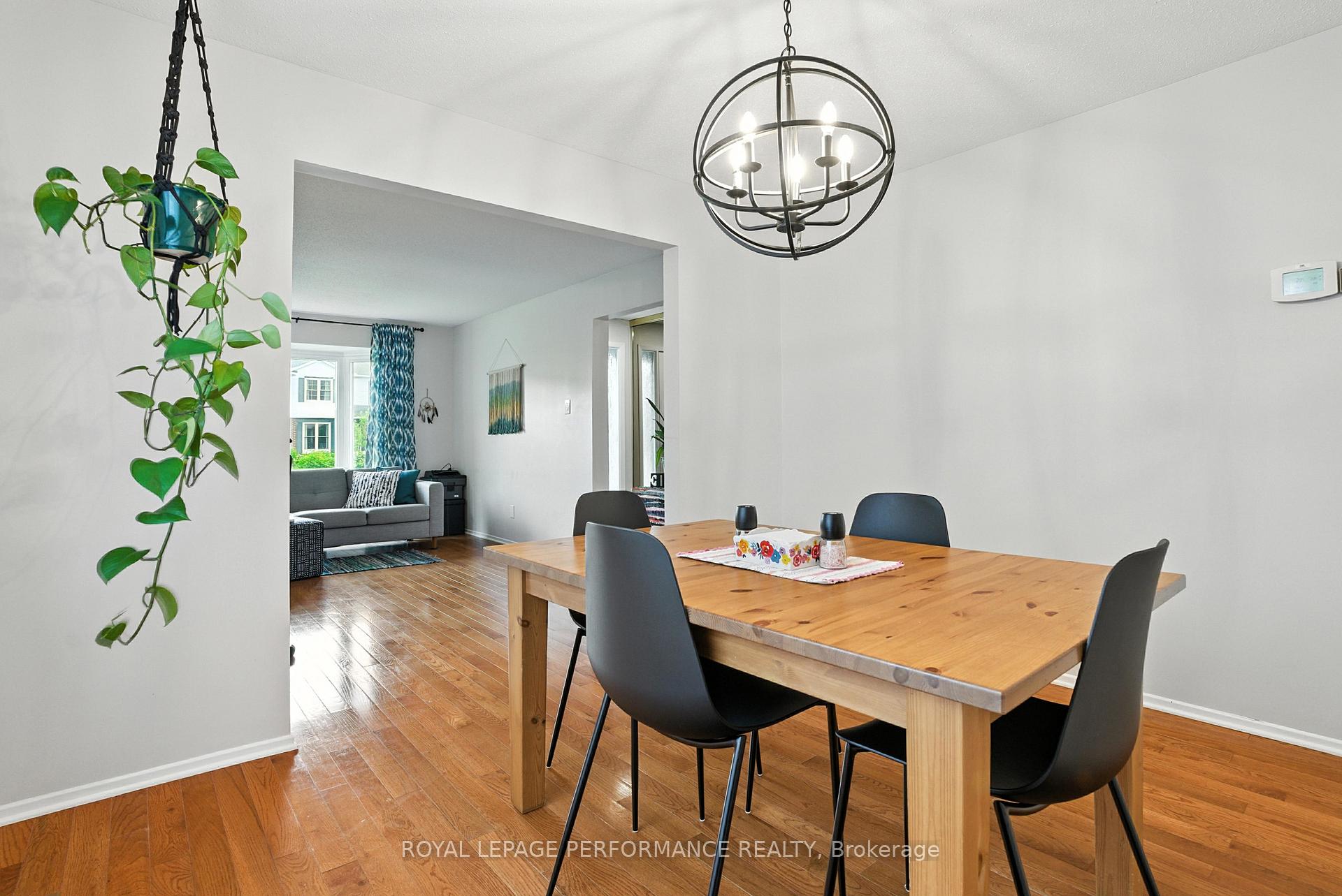 Photo 10 of 1072 St Germain Crescent, Ottawa, Convent Glen North — HOMEH