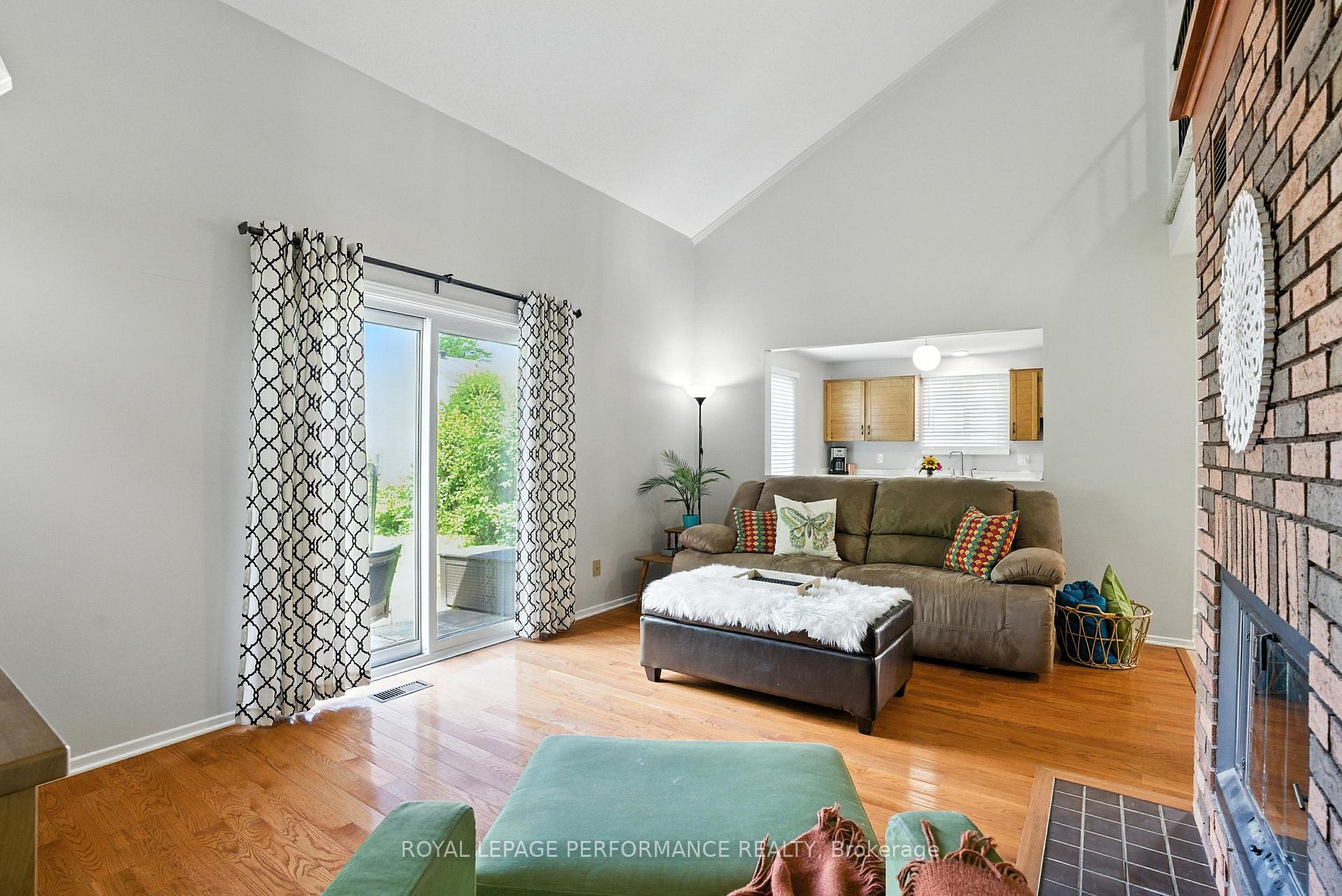 Photo 20 of 1072 St Germain Crescent, Ottawa, Convent Glen North — HOMEH