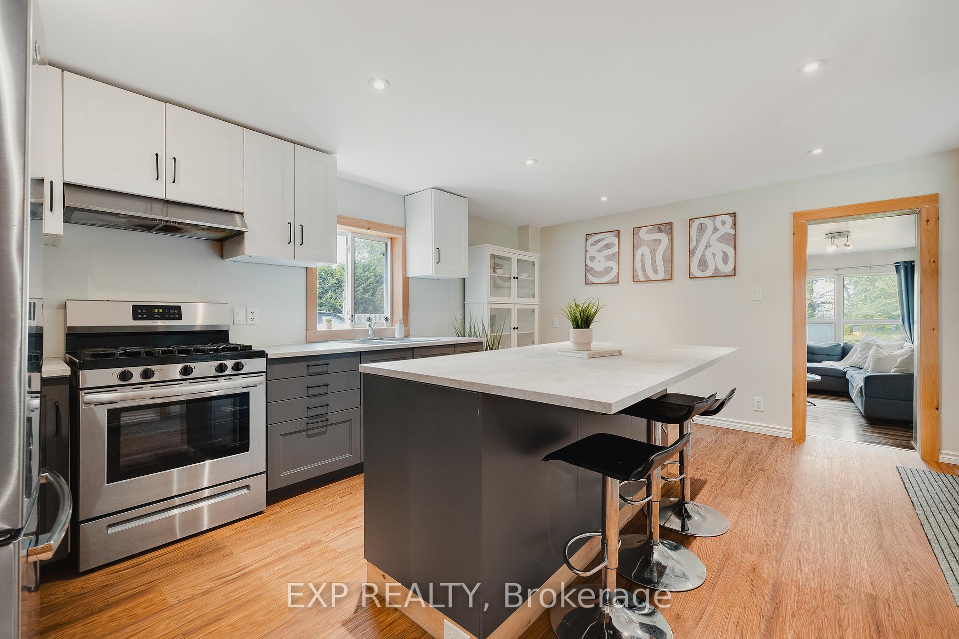 Photo 3 of 275 Clayton Street E, North Perth, Listowel — HOMEH