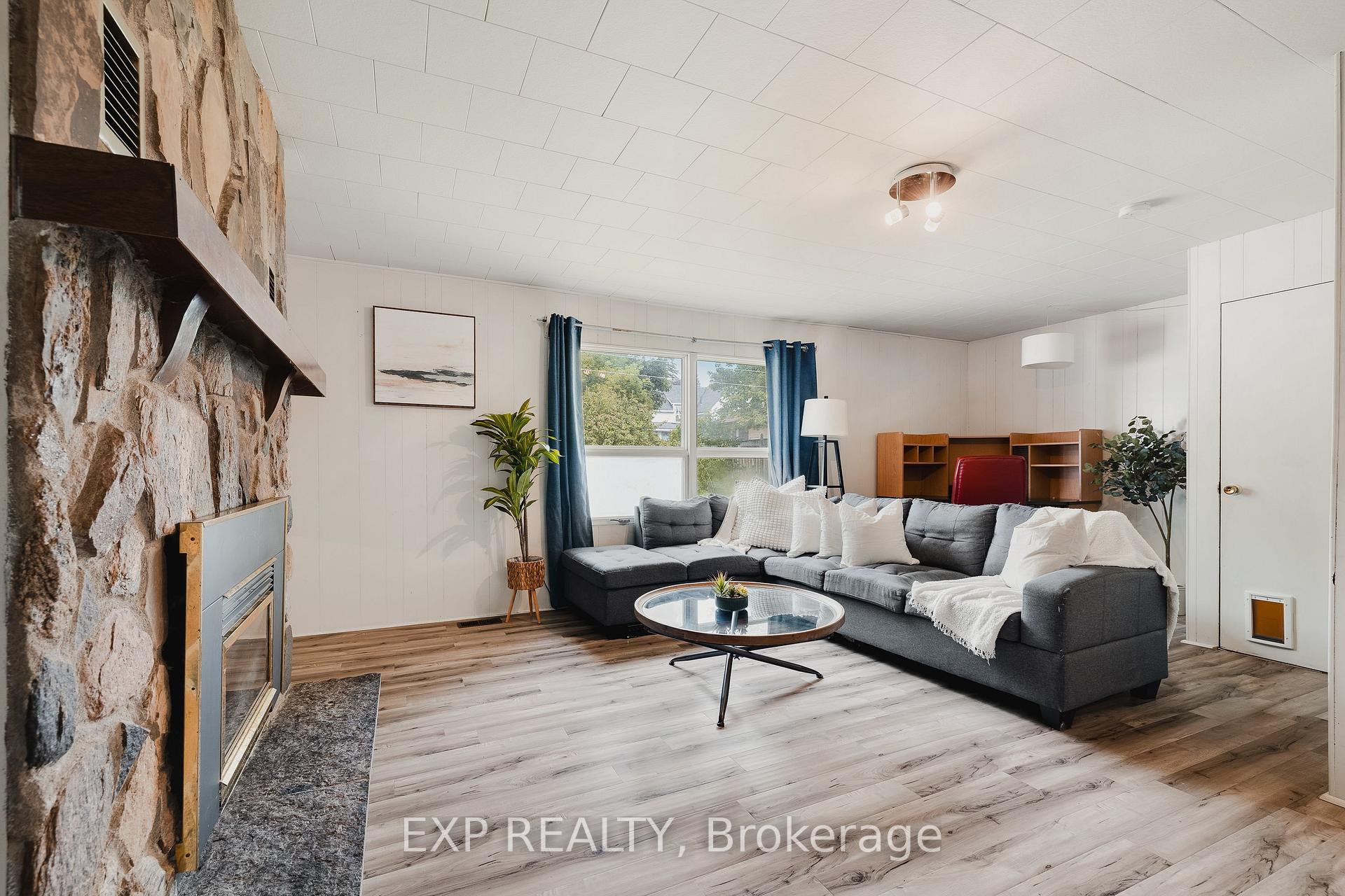Photo 5 of 275 Clayton Street E, North Perth, Listowel — HOMEH
