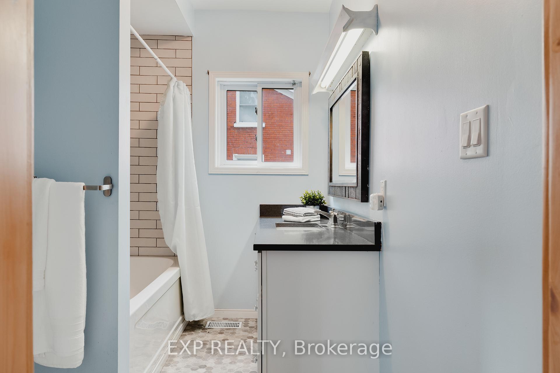 Photo 10 of 275 Clayton Street E, North Perth, Listowel — HOMEH