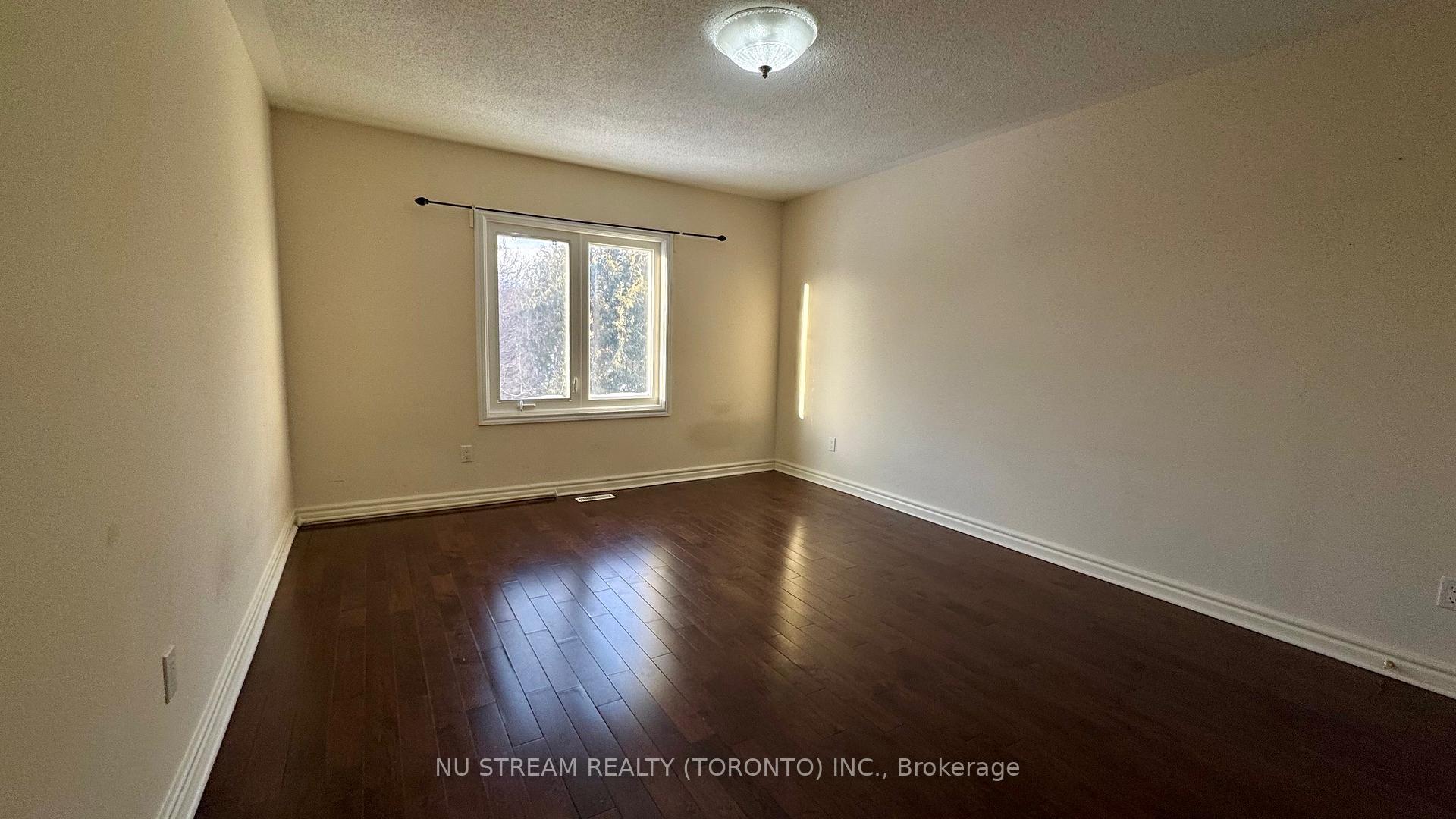 Photo 14 of 18 Ellingwood Court, Markham, Unionville — HOMEH