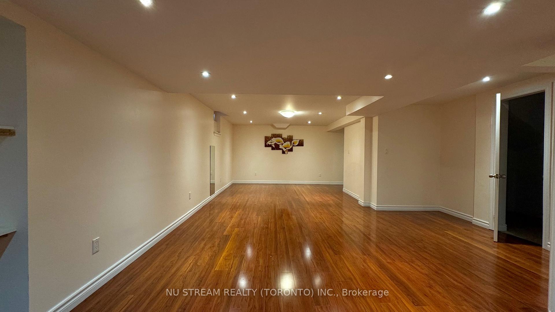 Photo 19 of 18 Ellingwood Court, Markham, Unionville — HOMEH