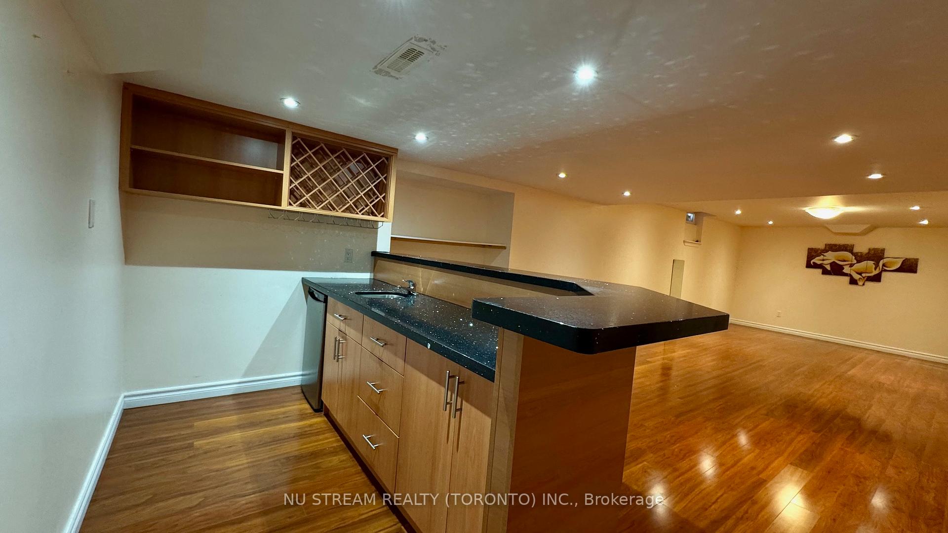 Photo 20 of 18 Ellingwood Court, Markham, Unionville — HOMEH