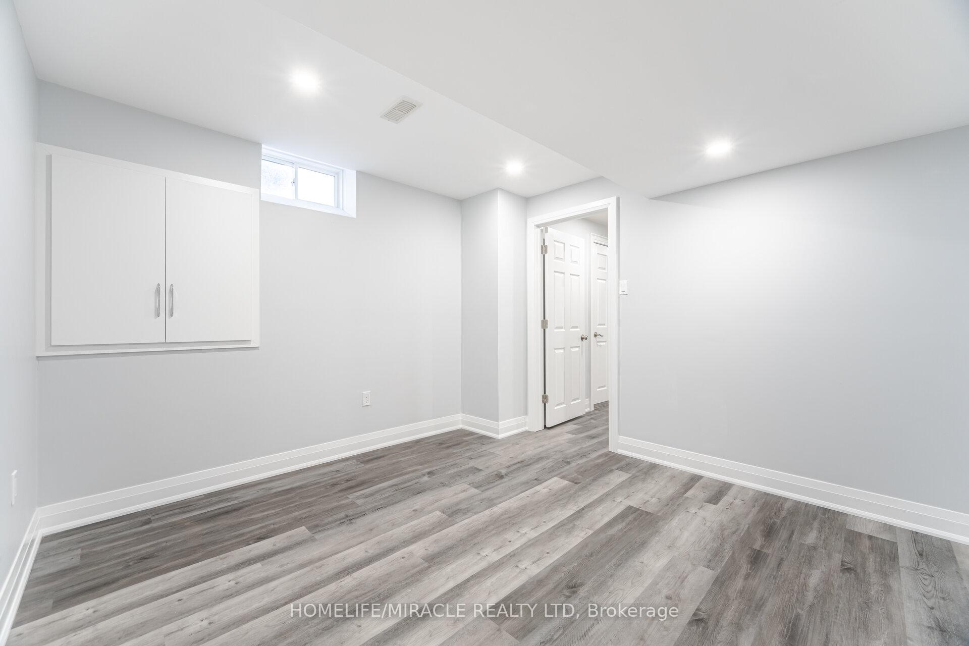 Photo 23 of 16 Mclaughlin Ave Bsmt, Milton, Willmott — HOMEH