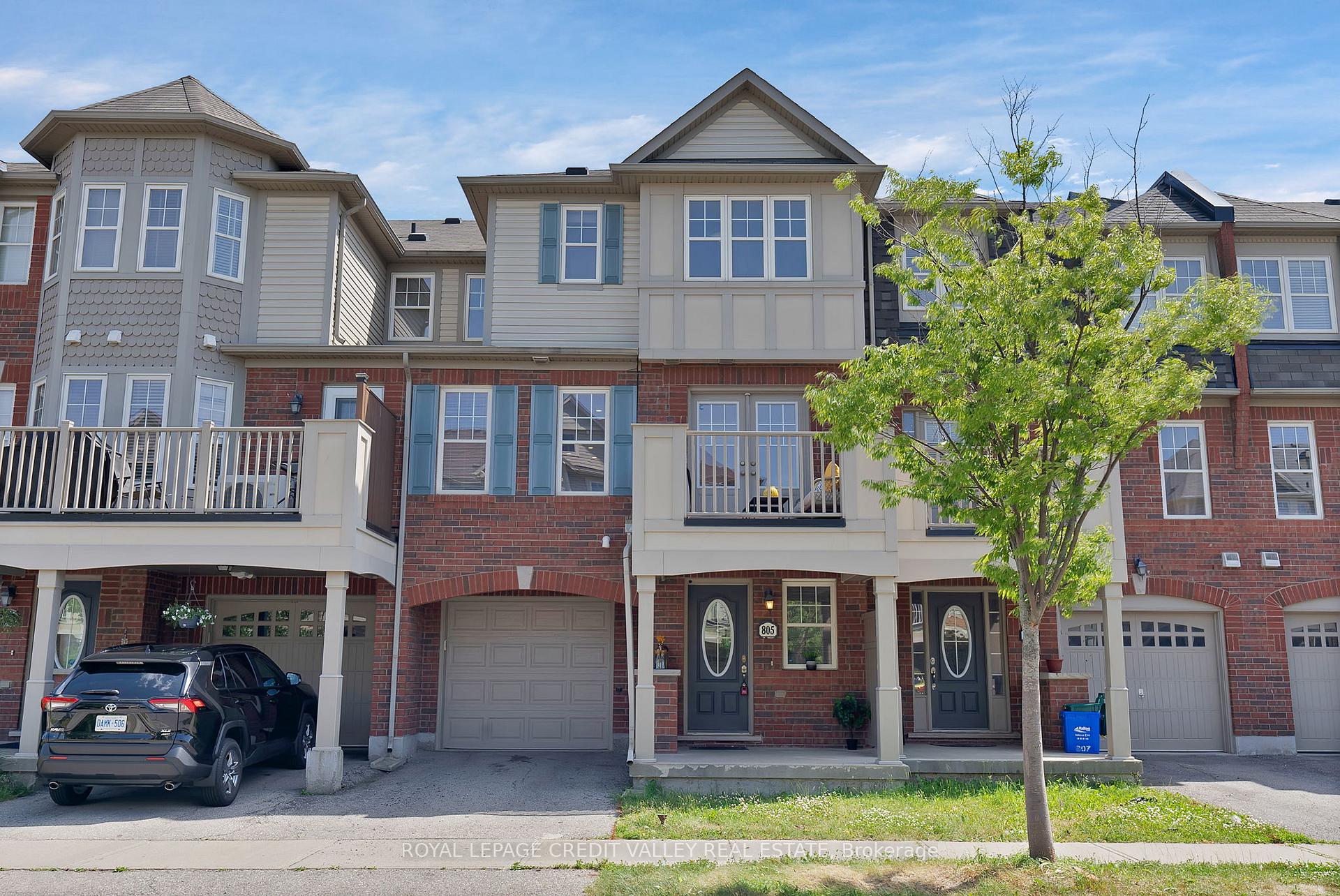 Front of 805 Fowles Court