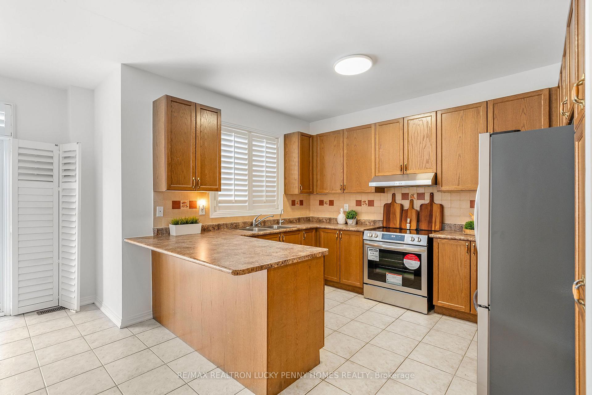 Photo 5 of 33 Calico Crescent, Markham, Cachet — HOMEH