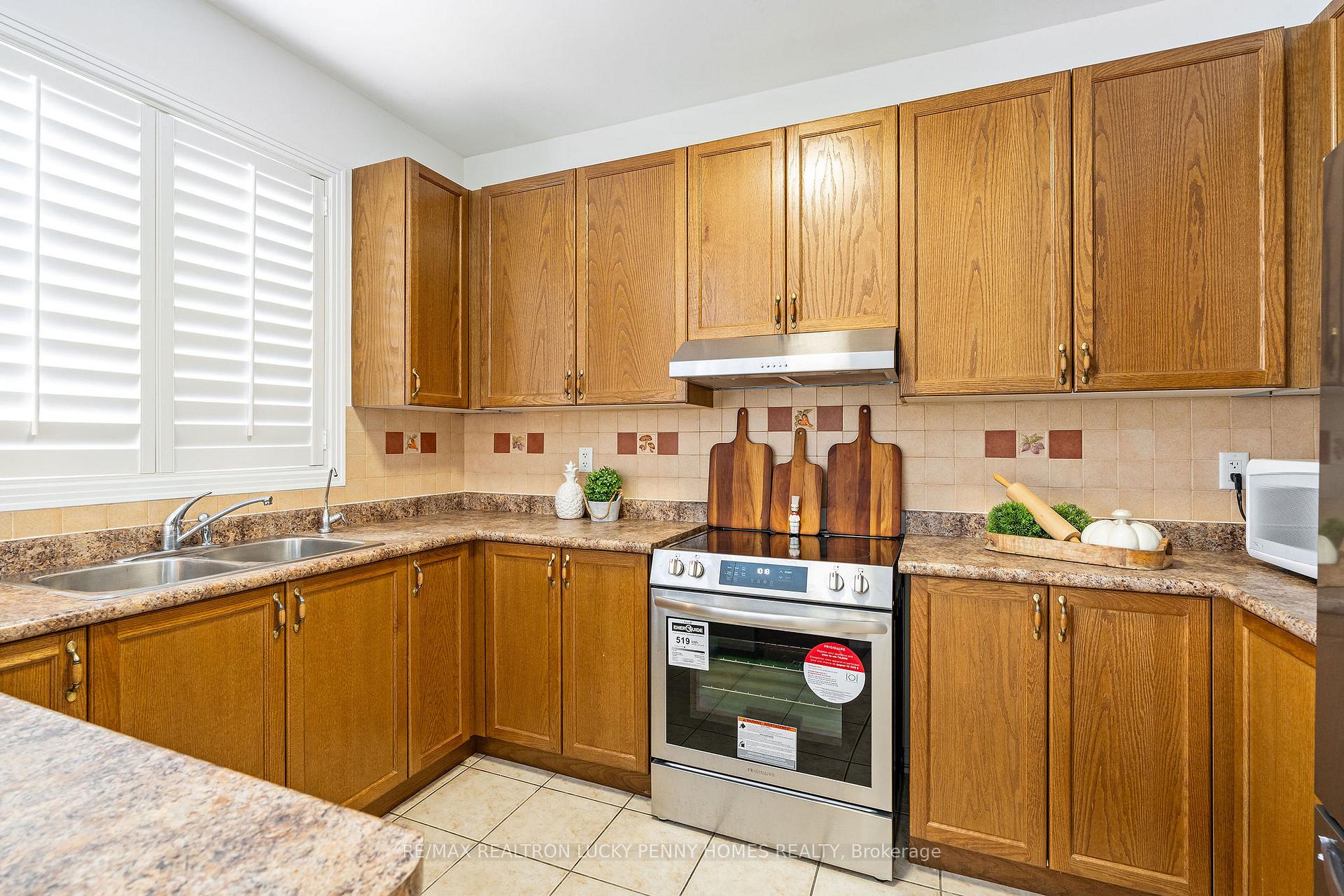 Photo 6 of 33 Calico Crescent, Markham, Cachet — HOMEH