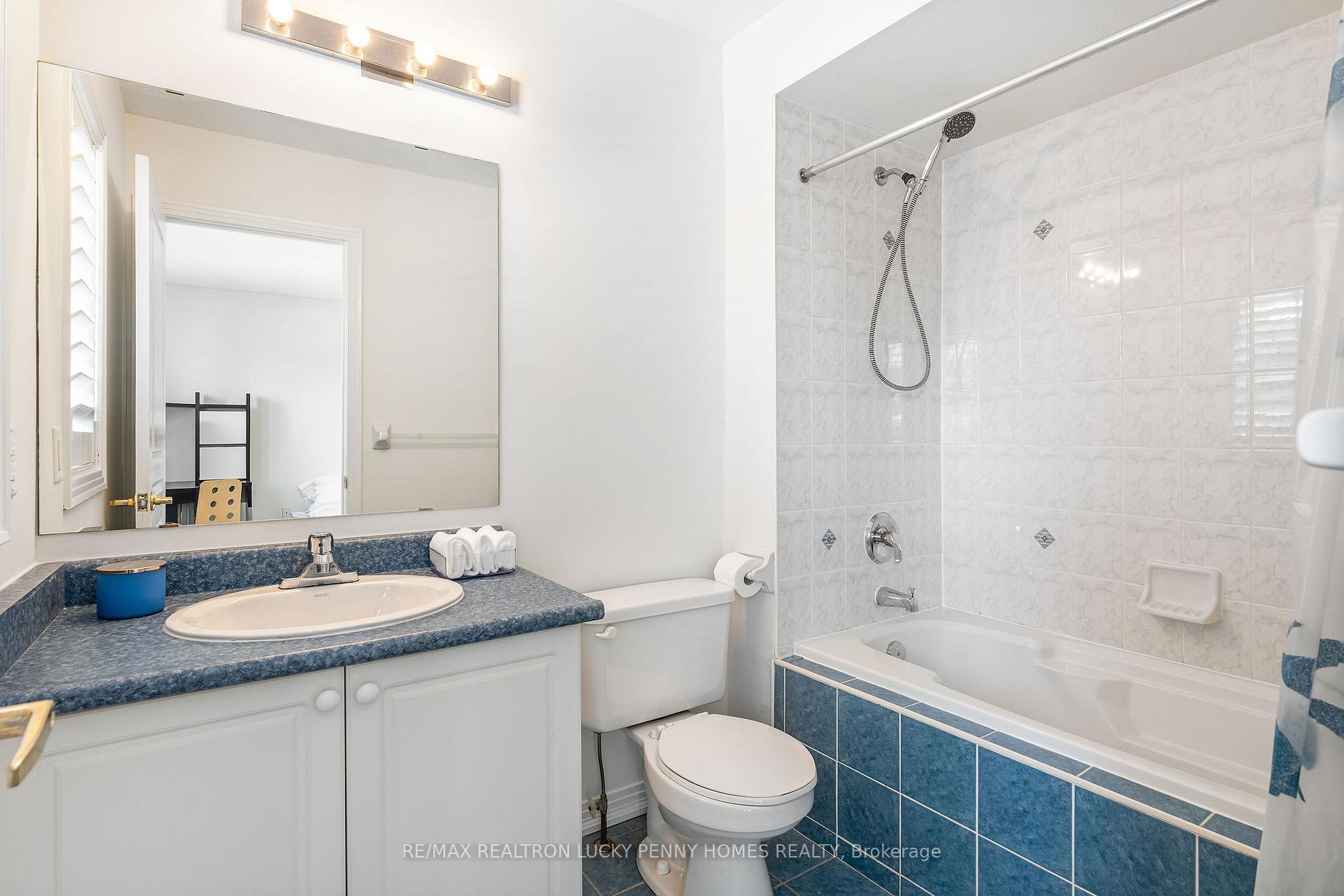 Photo 15 of 33 Calico Crescent, Markham, Cachet — HOMEH