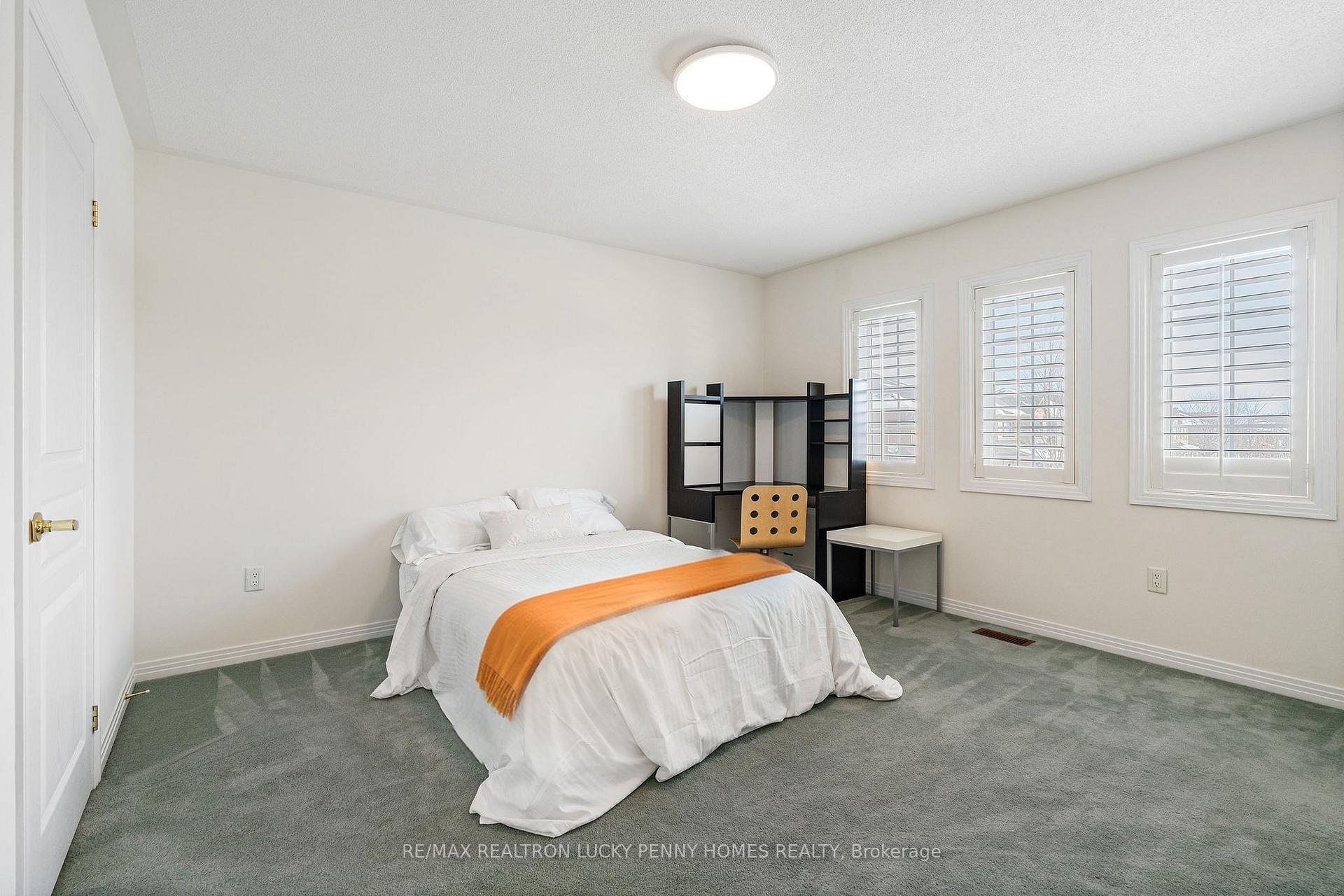Photo 16 of 33 Calico Crescent, Markham, Cachet — HOMEH
