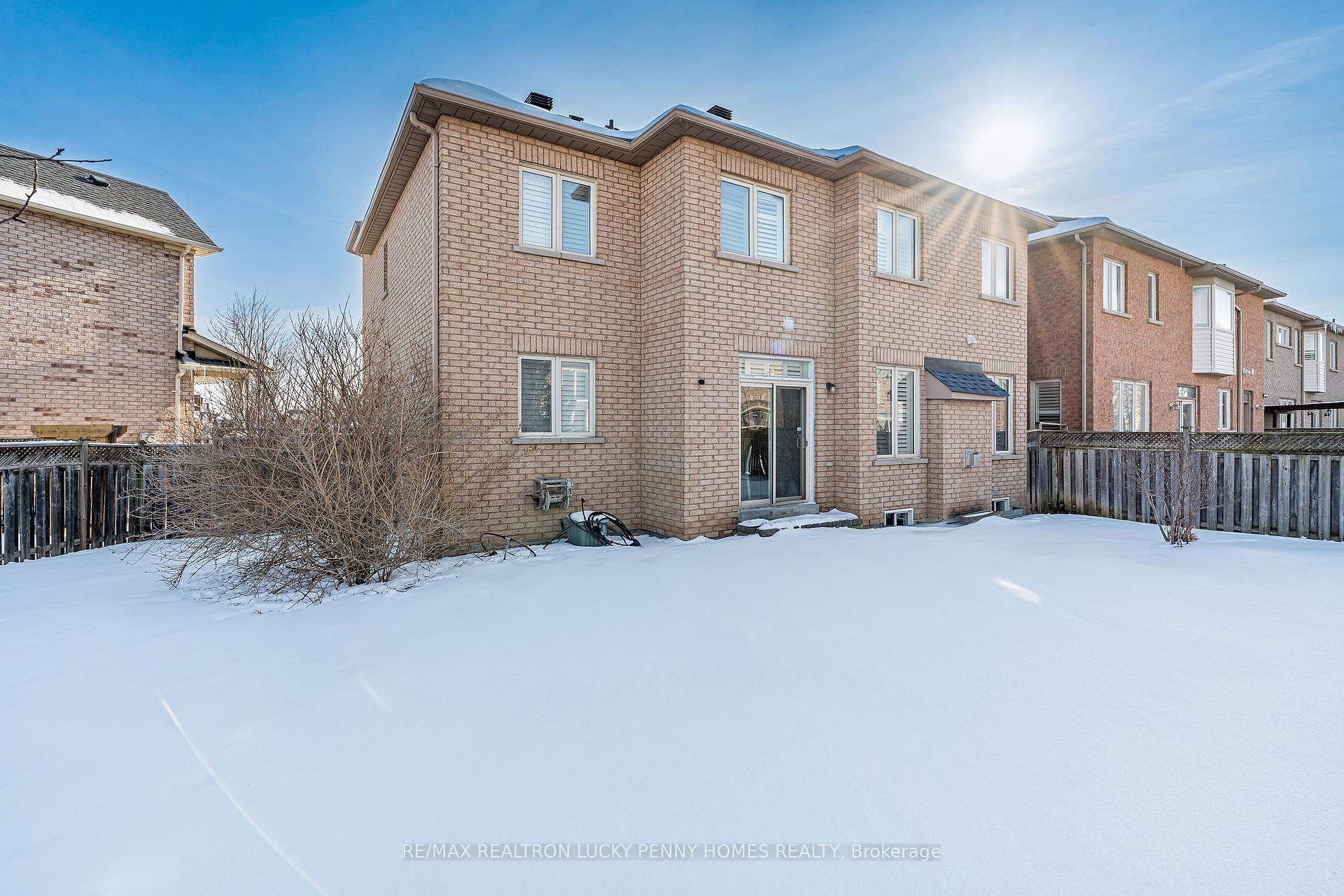 Photo 19 of 33 Calico Crescent, Markham, Cachet — HOMEH