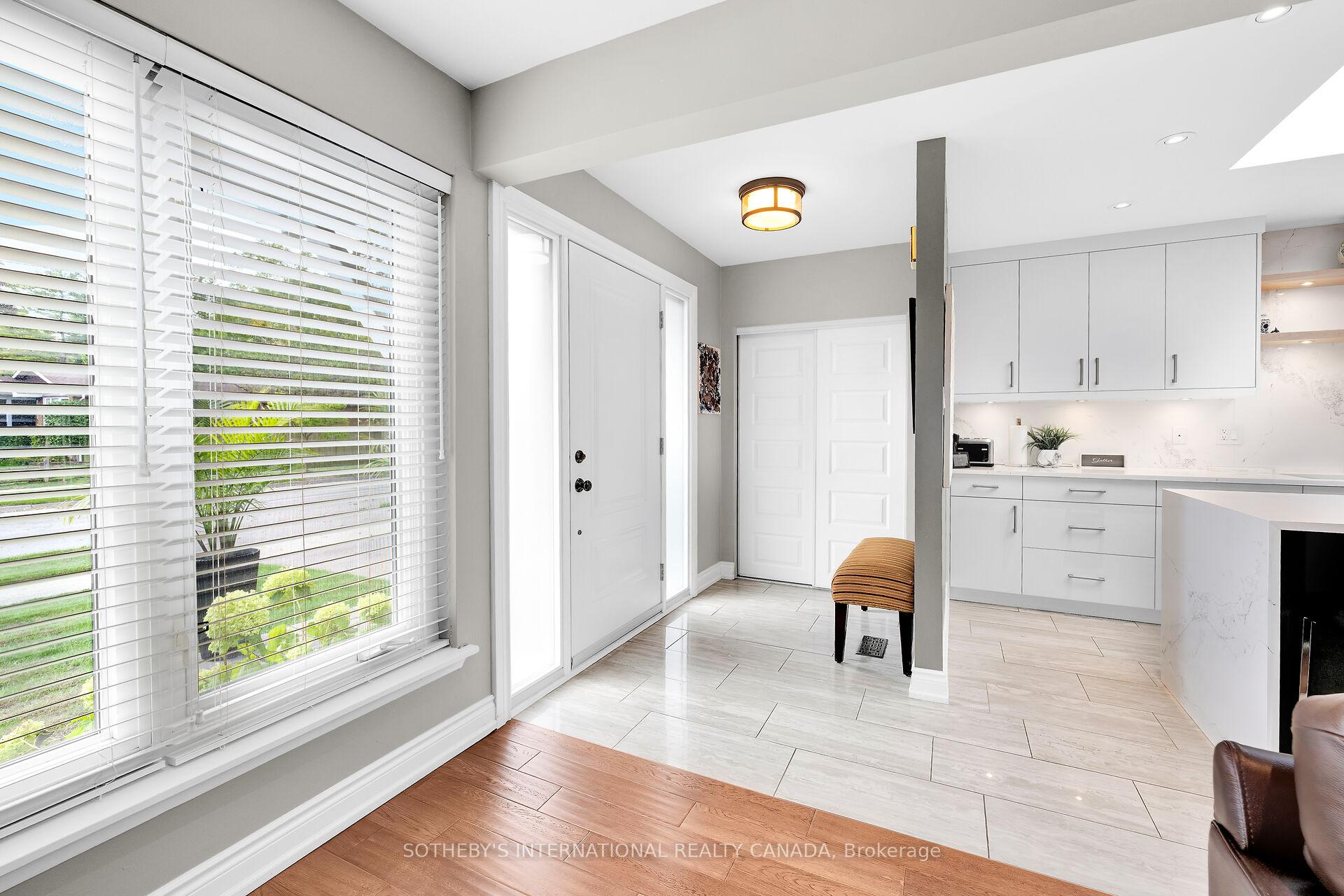 Photo 4 of 1563 Robillard Road, Mississauga, Clarkson — HOMEH