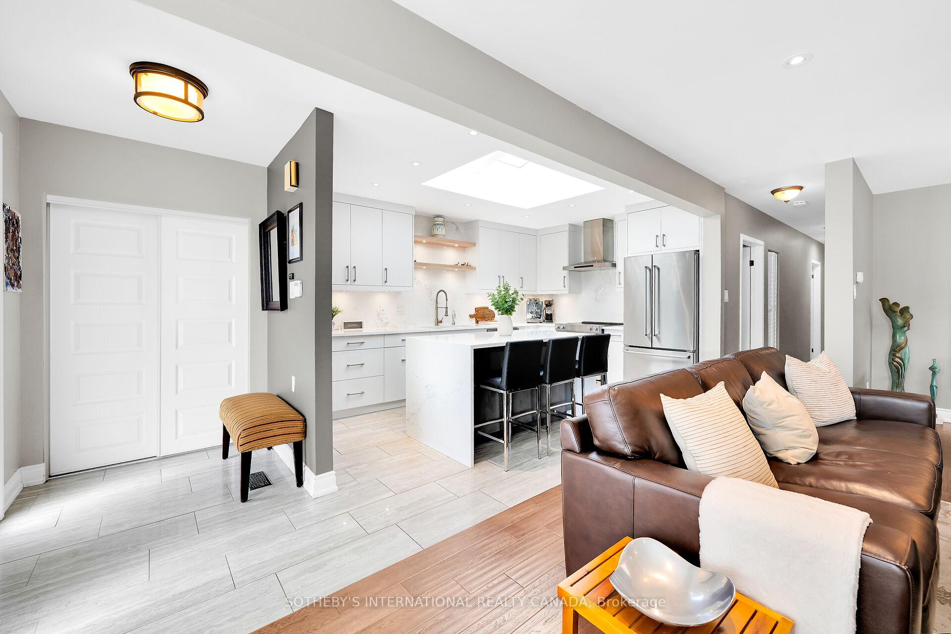 Photo 5 of 1563 Robillard Road, Mississauga, Clarkson — HOMEH