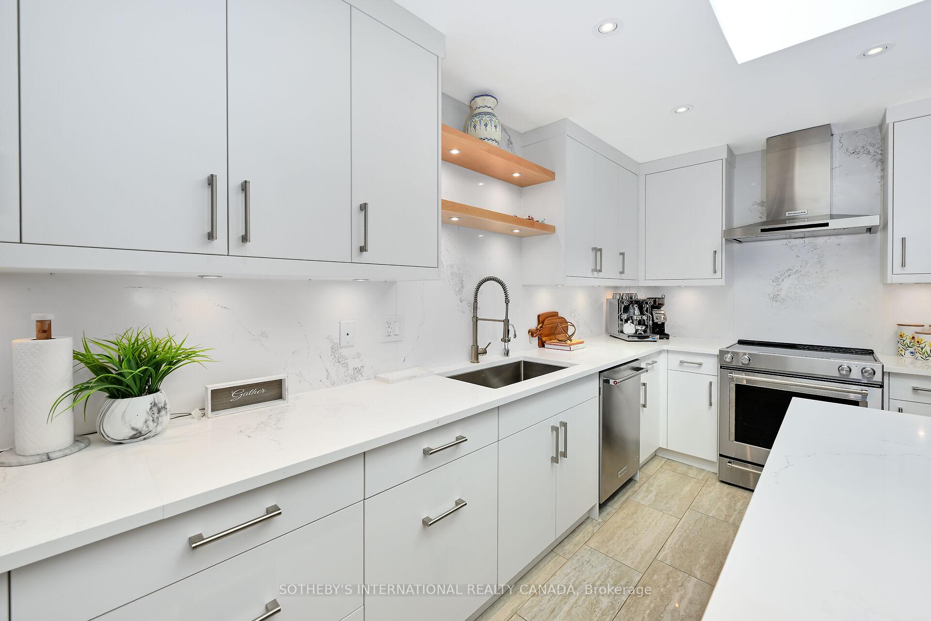 Photo 8 of 1563 Robillard Road, Mississauga, Clarkson — HOMEH