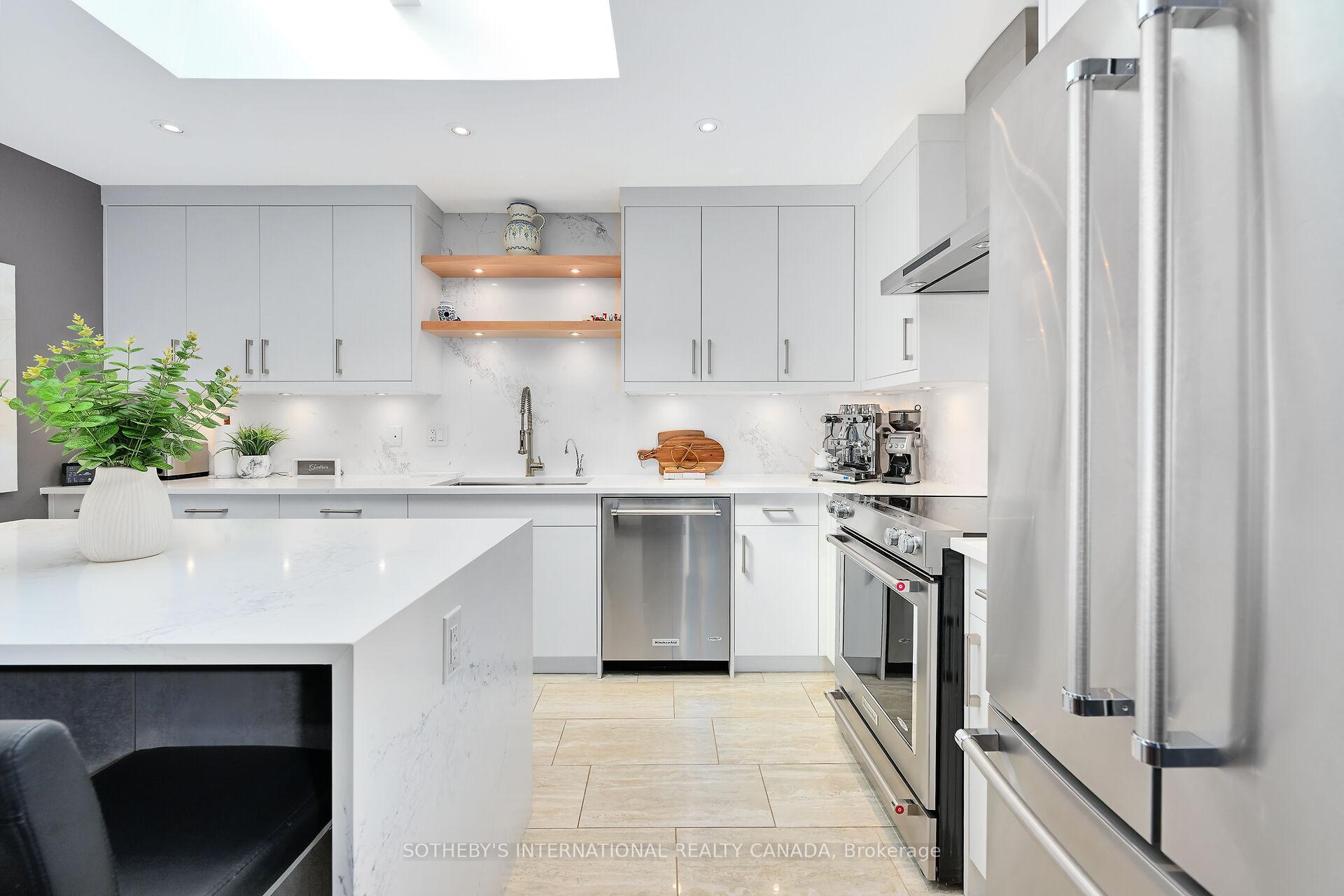 Photo 14 of 1563 Robillard Road, Mississauga, Clarkson — HOMEH