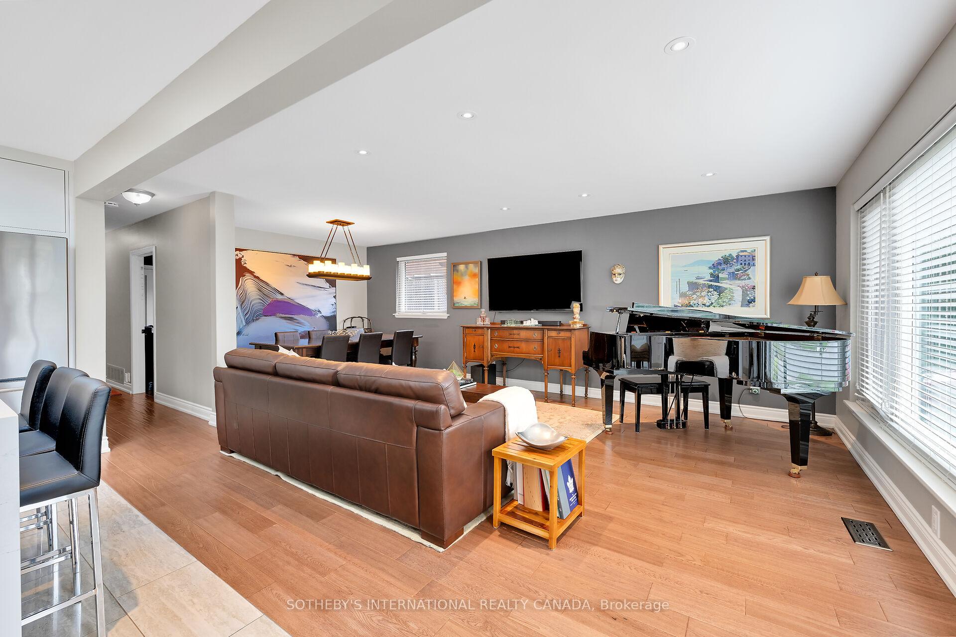 Photo 17 of 1563 Robillard Road, Mississauga, Clarkson — HOMEH
