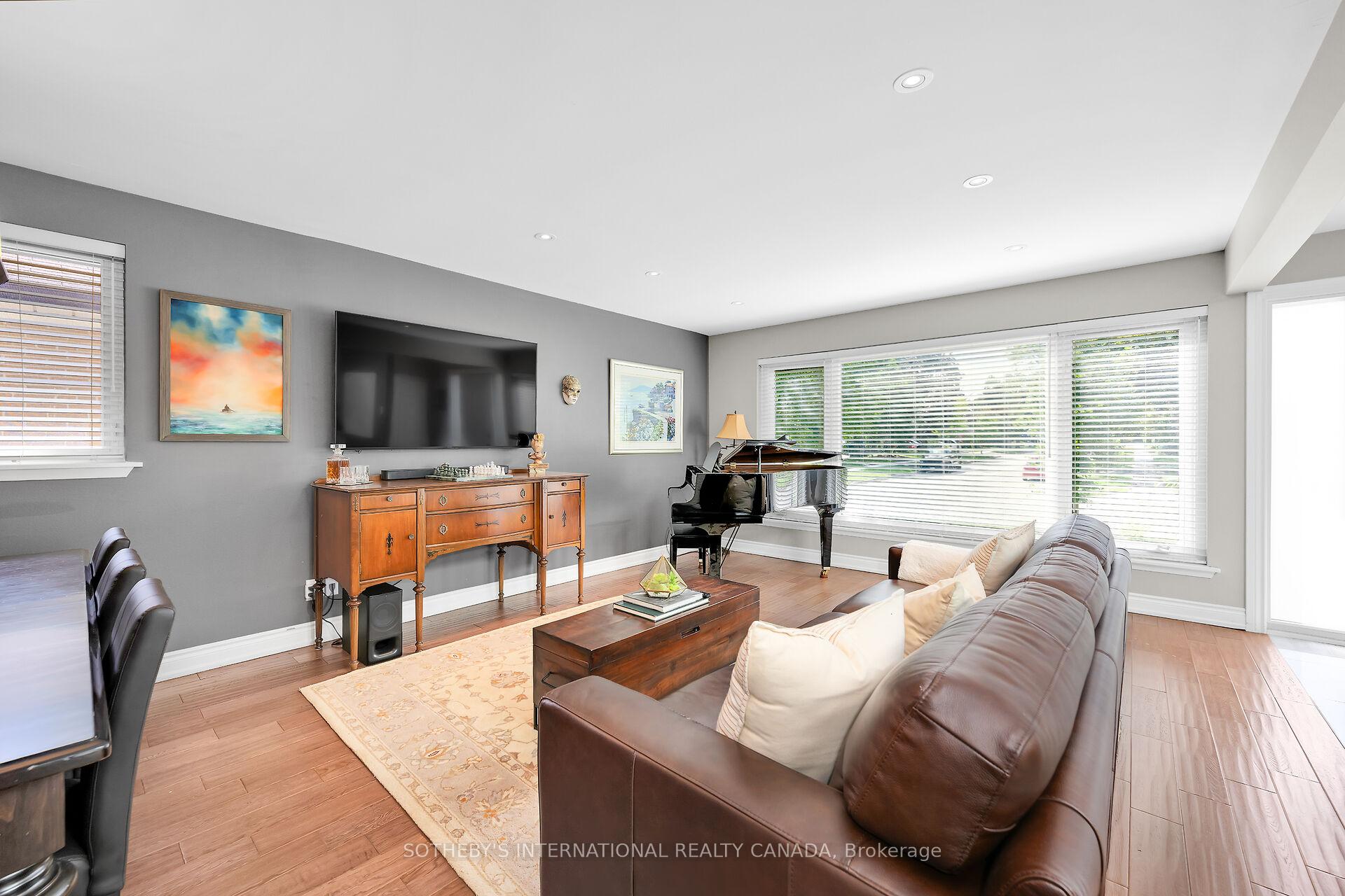 Photo 18 of 1563 Robillard Road, Mississauga, Clarkson — HOMEH