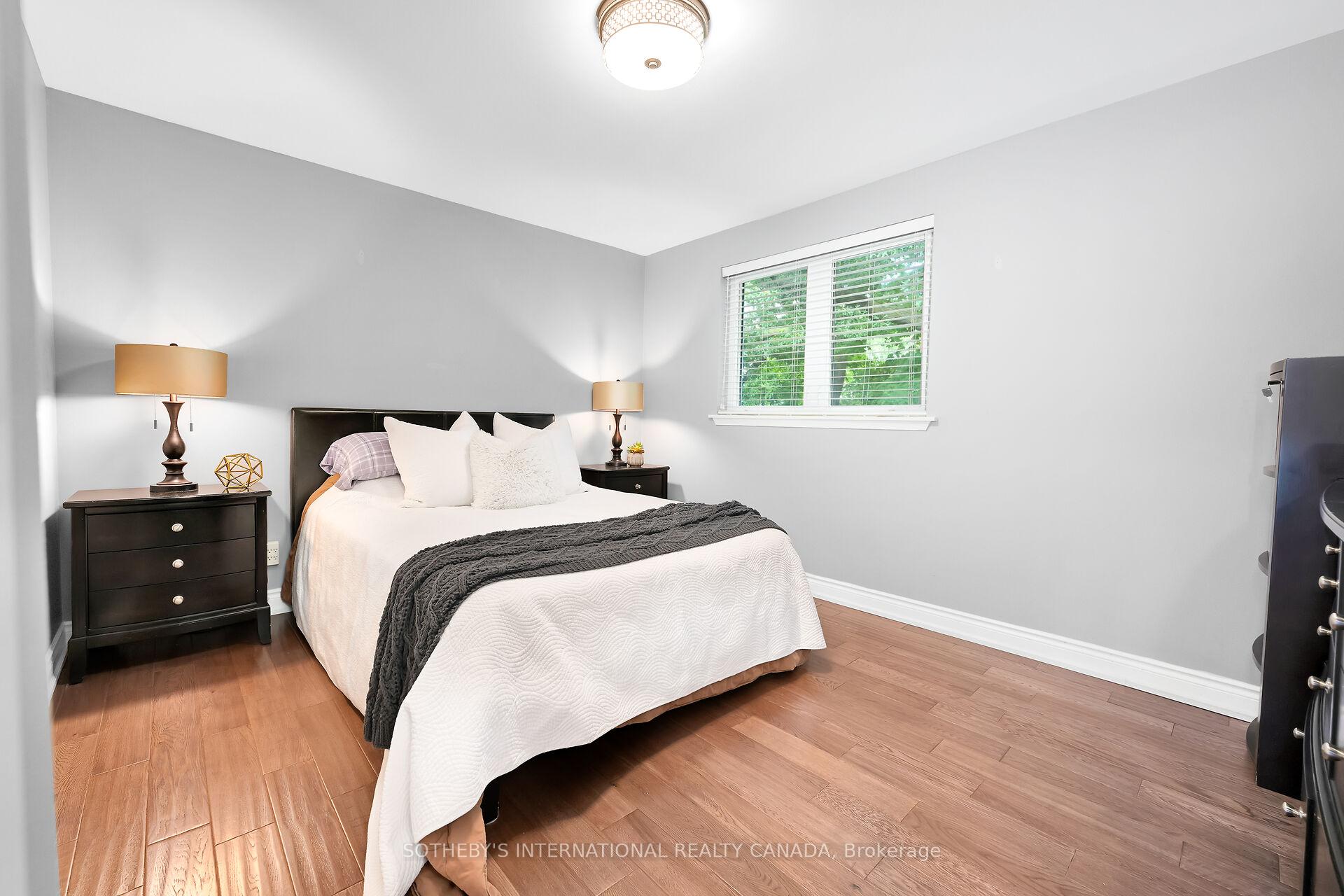 Photo 24 of 1563 Robillard Road, Mississauga, Clarkson — HOMEH