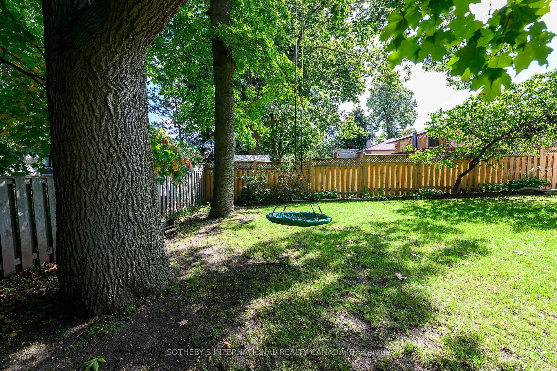 Photo 48 of 1563 Robillard Road, Mississauga, Clarkson — HOMEH