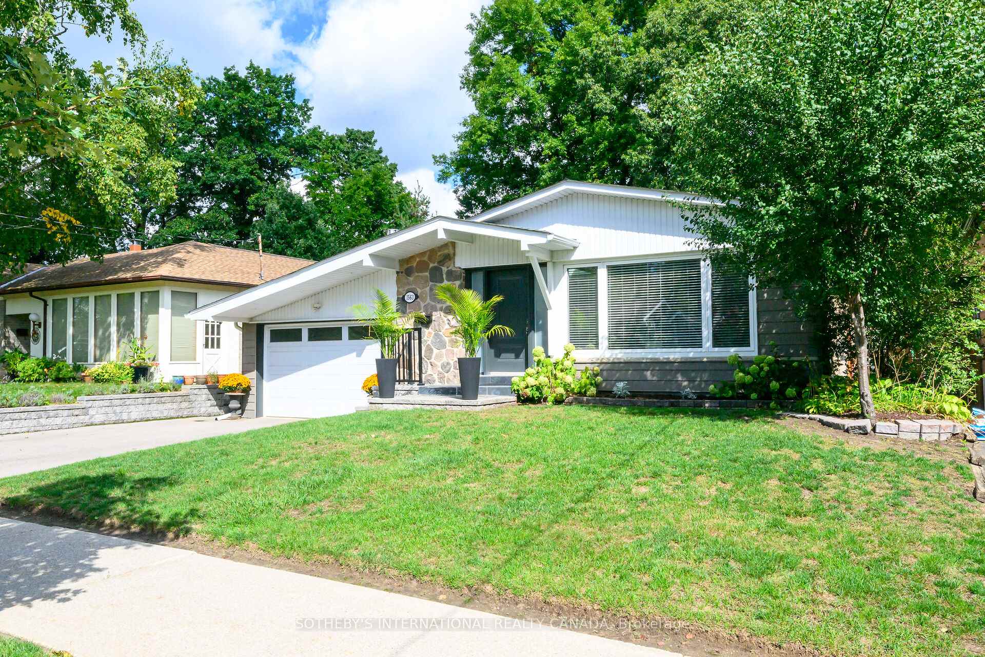 Photo 50 of 1563 Robillard Road, Mississauga, Clarkson — HOMEH