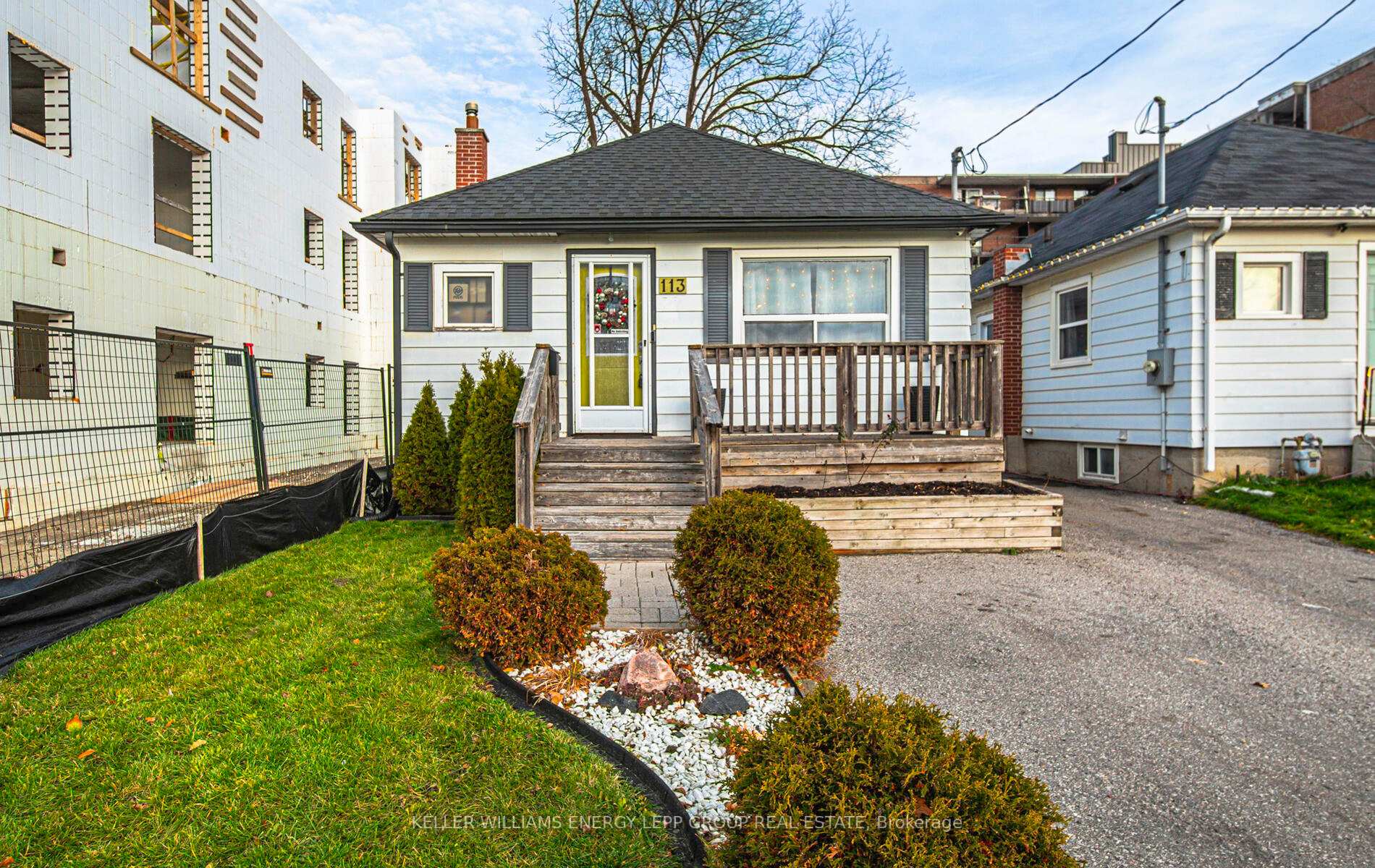 Front of 113 Kaiser Crescent