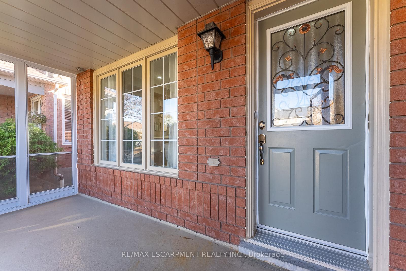 Photo 2 of 1749 Samuelson Circle, Mississauga, Meadowvale Village — HOMEH
