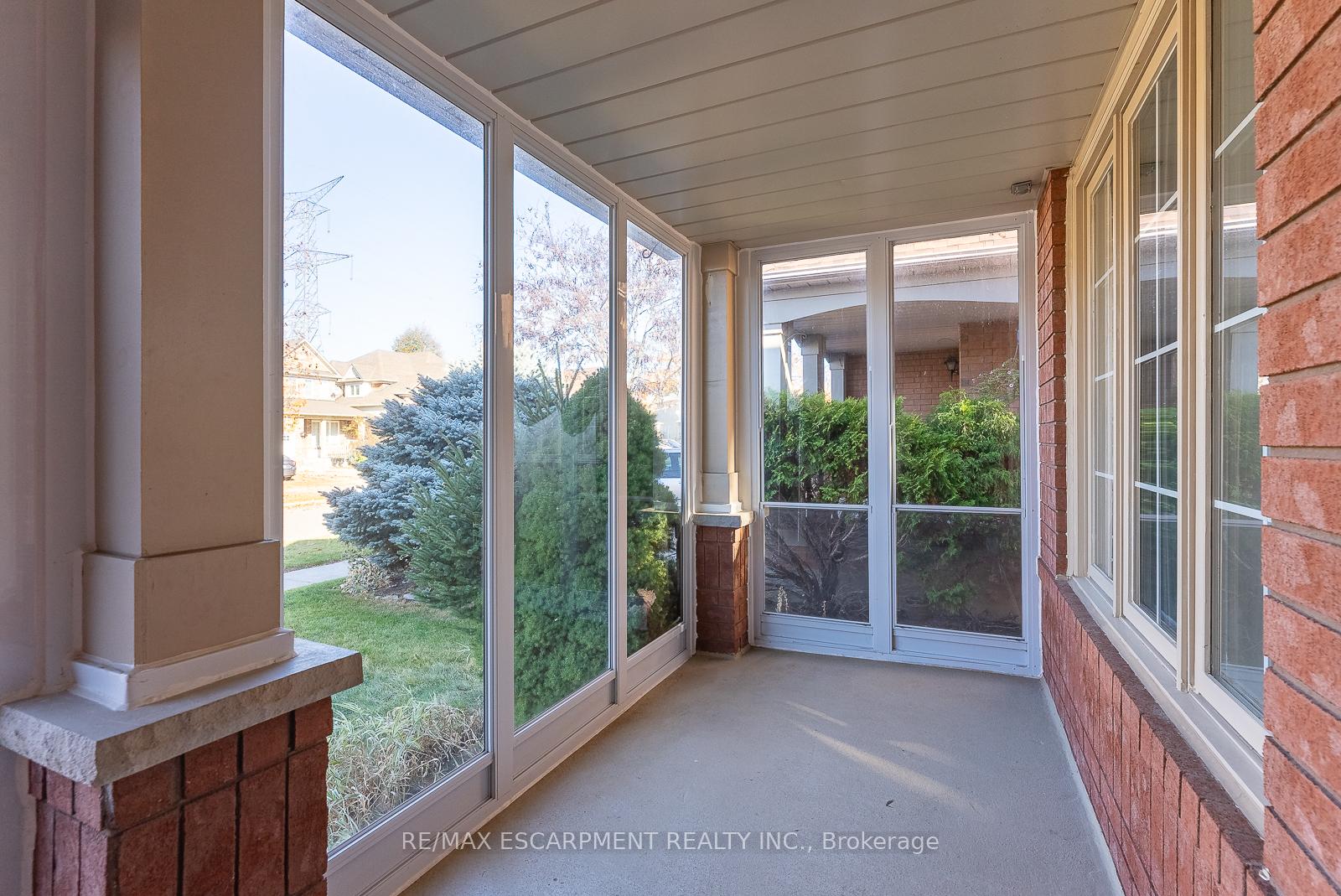 Photo 3 of 1749 Samuelson Circle, Mississauga, Meadowvale Village — HOMEH