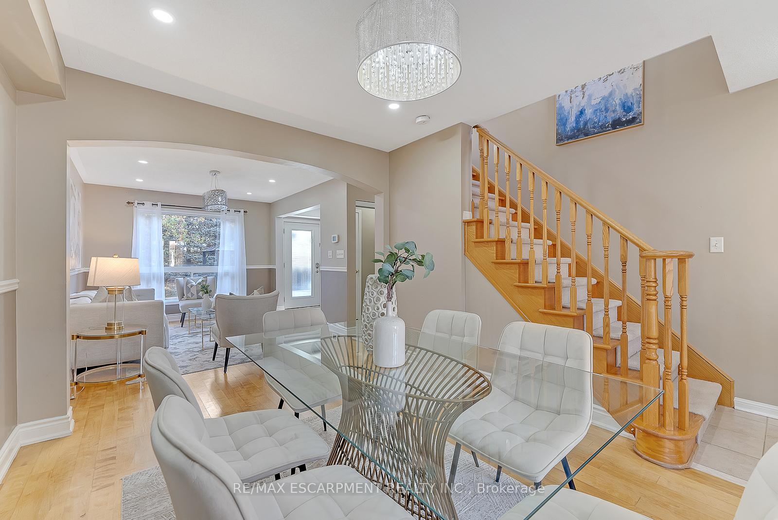 Photo 4 of 1749 Samuelson Circle, Mississauga, Meadowvale Village — HOMEH