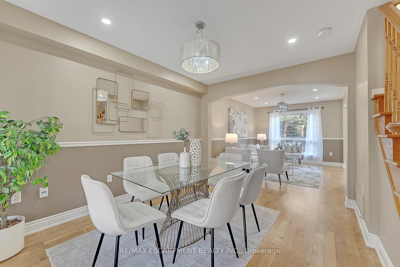 Photo 5 of 1749 Samuelson Circle, Mississauga, Meadowvale Village — HOMEH