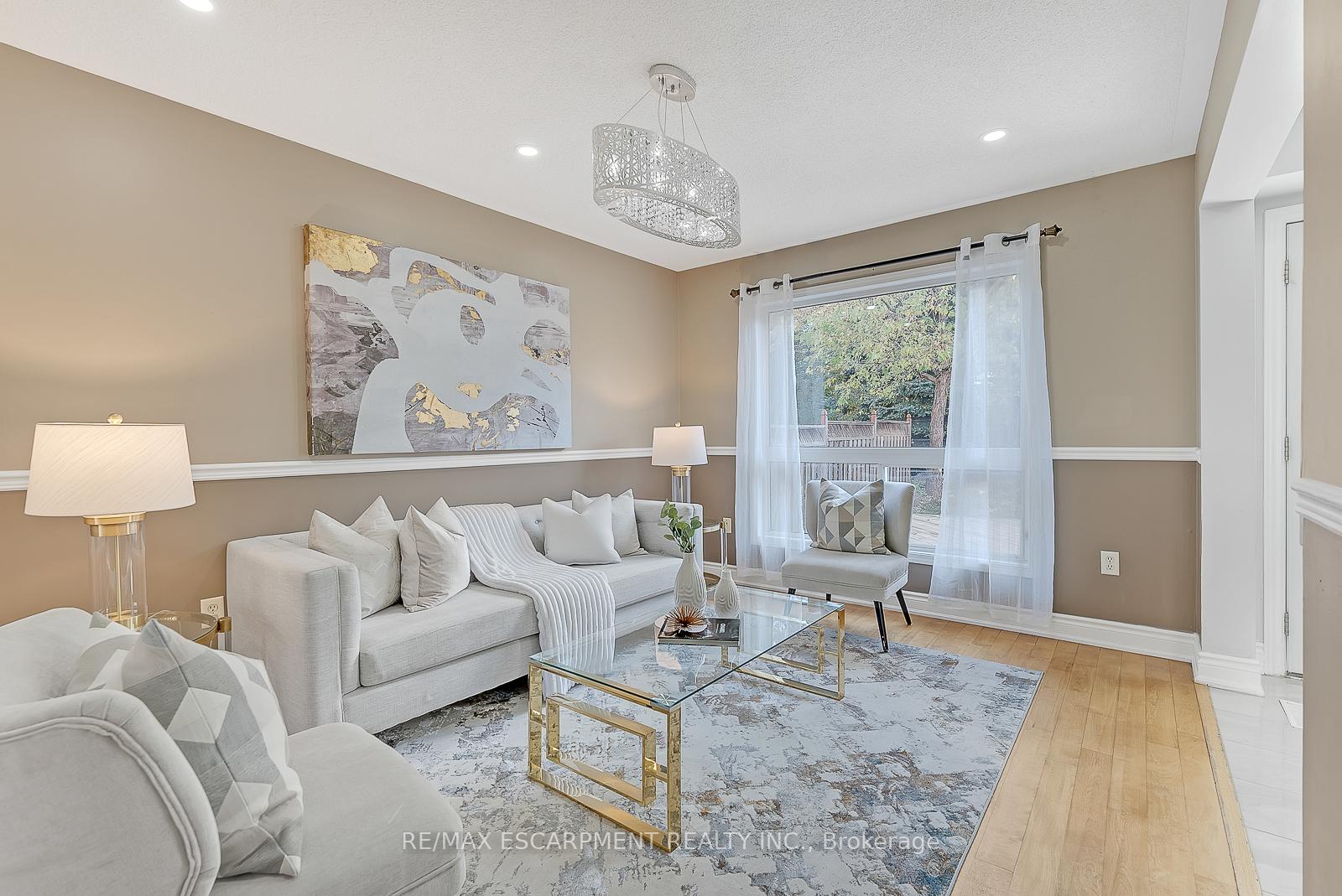 Photo 6 of 1749 Samuelson Circle, Mississauga, Meadowvale Village — HOMEH