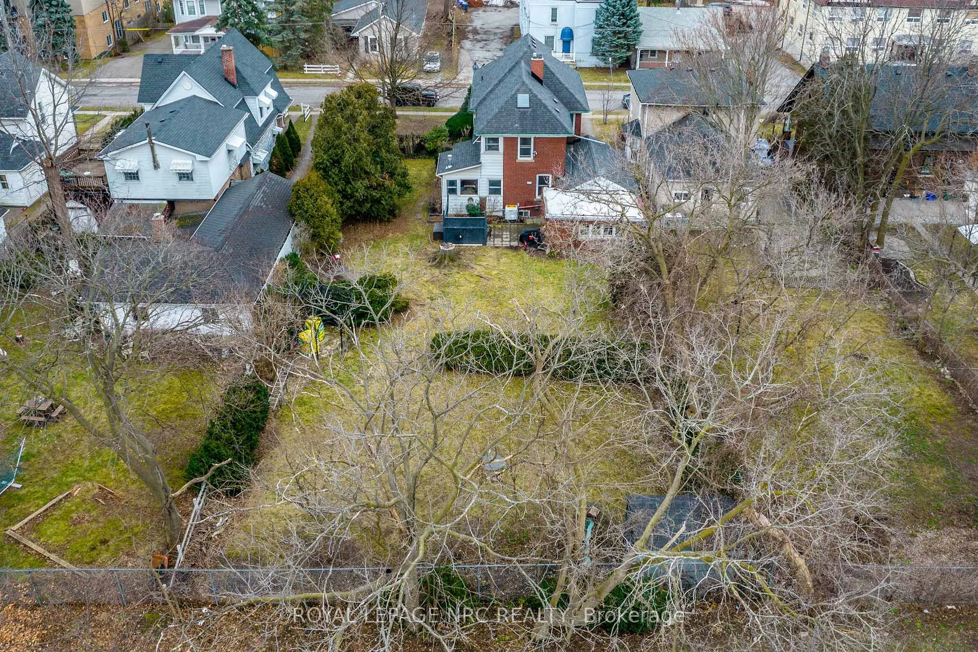 Photo 1 of 6107 Barker Street, Niagara Falls, Dorchester — HOMEH