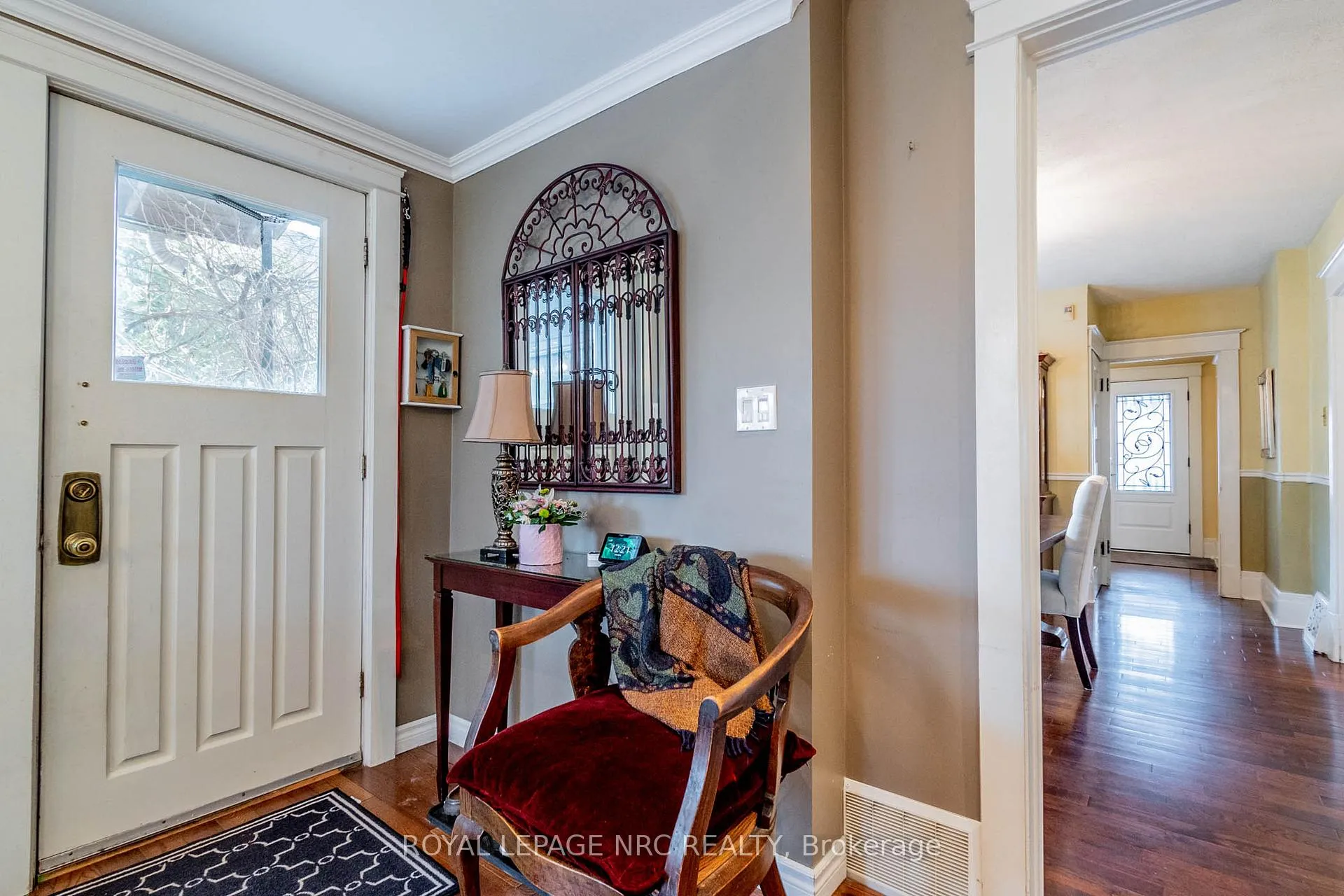 Photo 5 of 6107 Barker Street, Niagara Falls, Dorchester — HOMEH